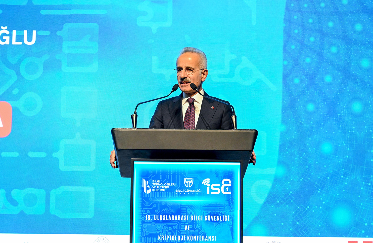 Bakan Uraloğlu’ndan 5G Teknolojisi Müj