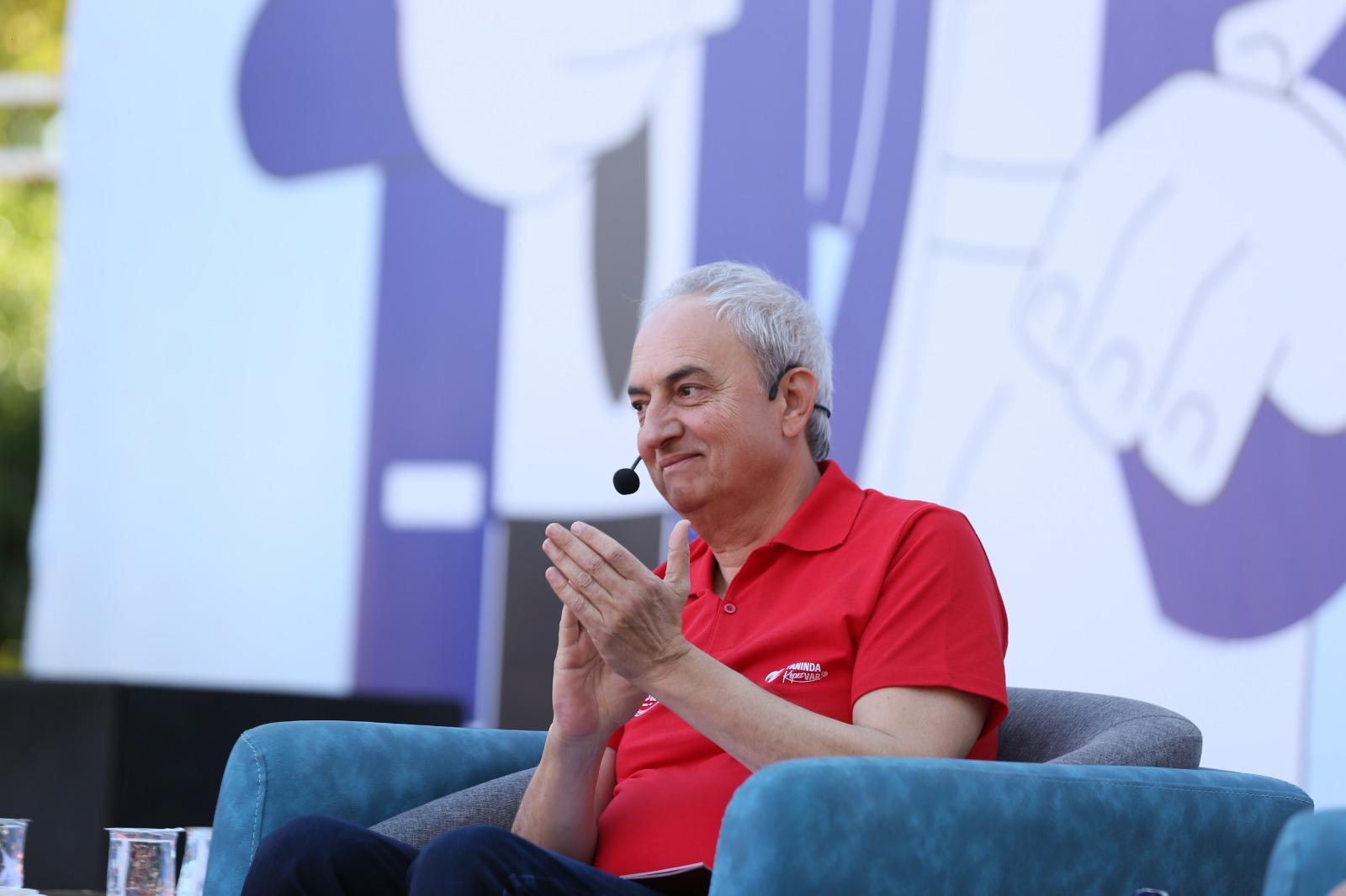 Baskan Kocagoz Ve Sanatci Mert Firat Sanatin Yaslilikta Iyilestirici Gucunu Konustu 7