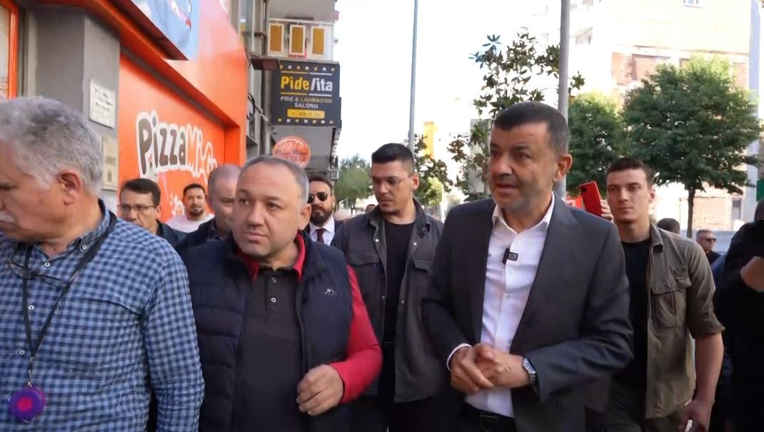 Belediye Başkanı Sokağa Çıktı Vatandaşlar Tepki Gösterdi (2)