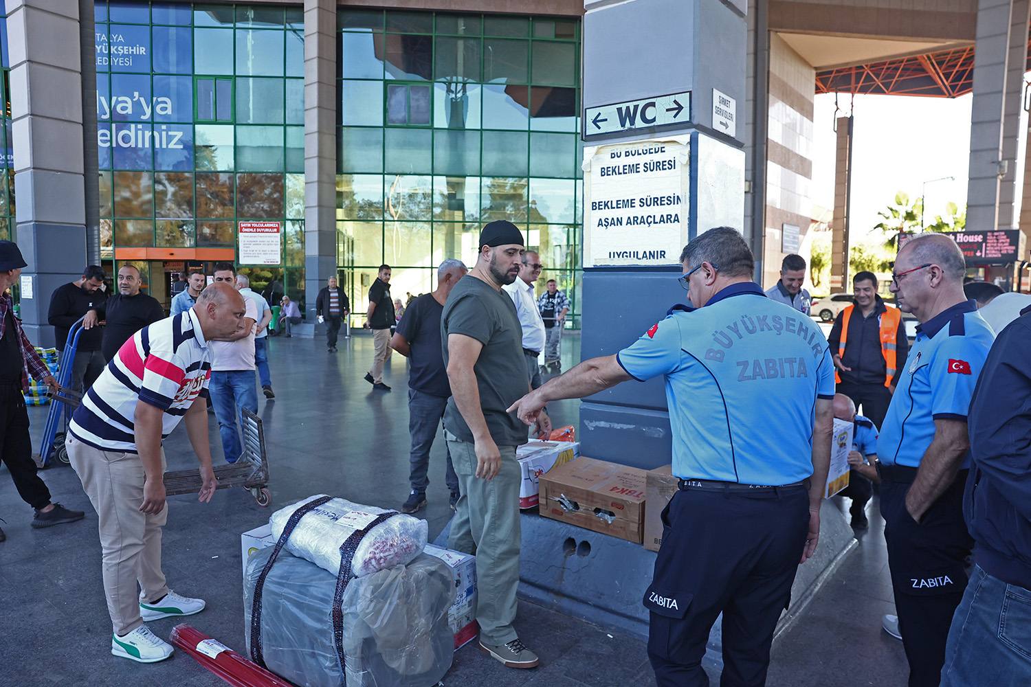 Büyükşehir Zabıtasından Terminalde Operasyon (1)