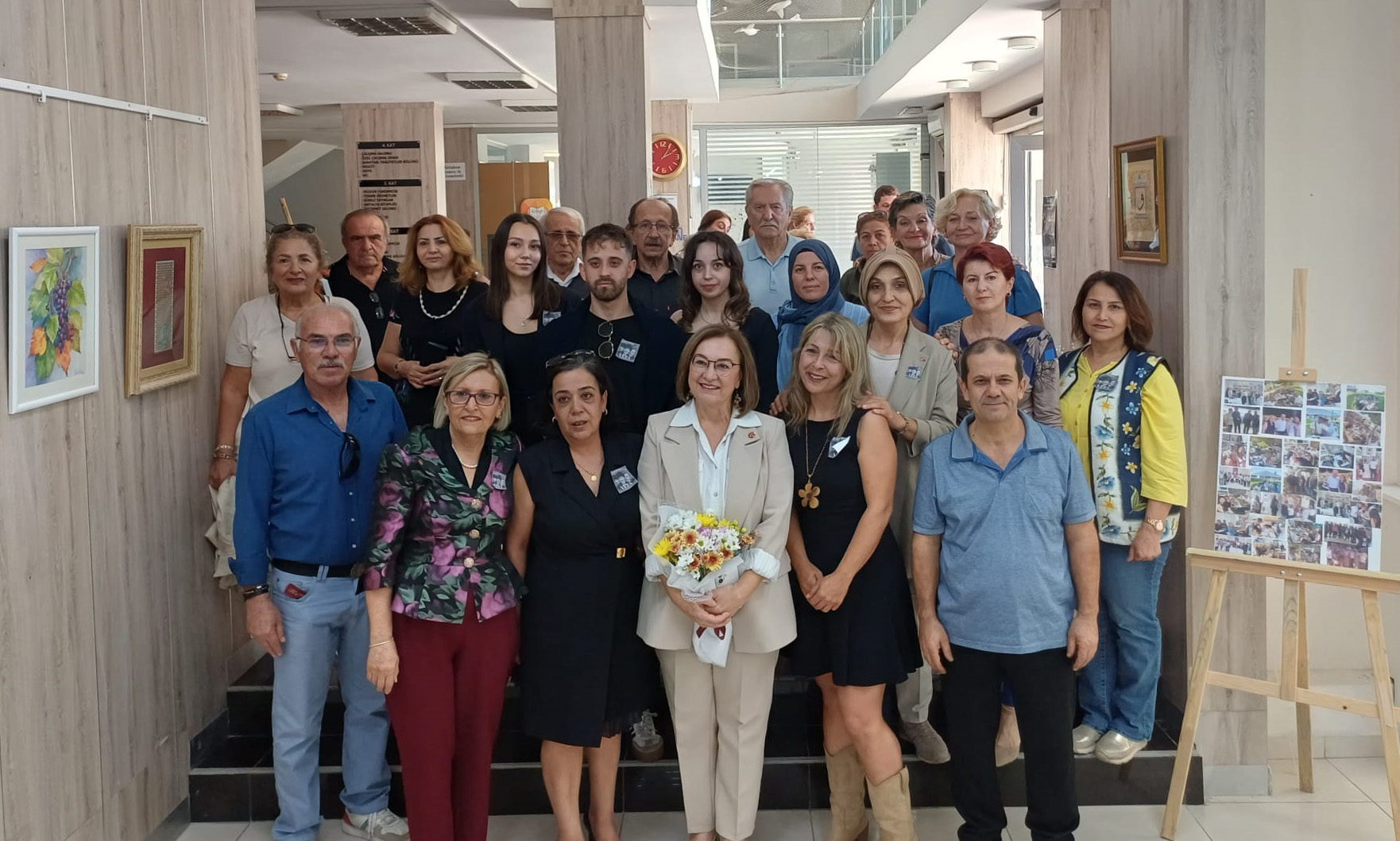 C U M H U R I Y E T I N 102 N C I Y I L I V E F A S E R G I S I 987921 293284