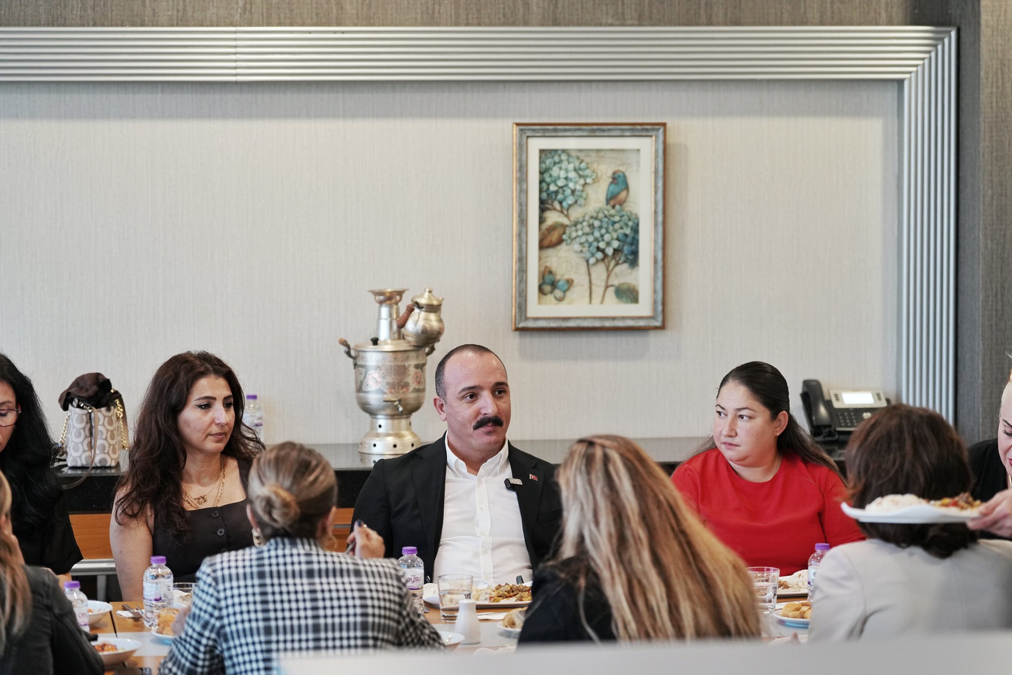 Cem Kotan Kadin Muhtarlar Ile Bulustu (1)
