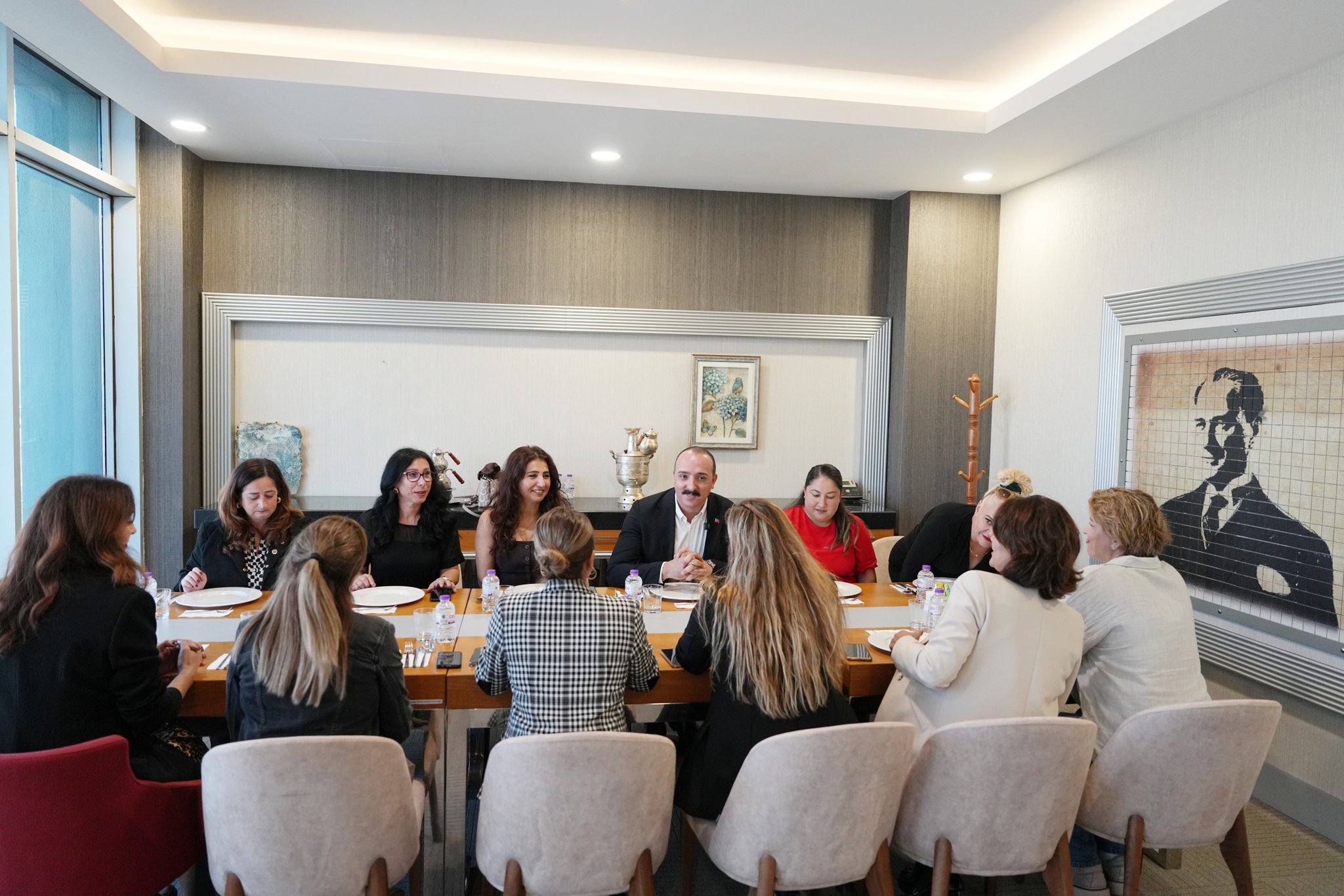 Cem Kotan Kadin Muhtarlar Ile Bulustu (3)
