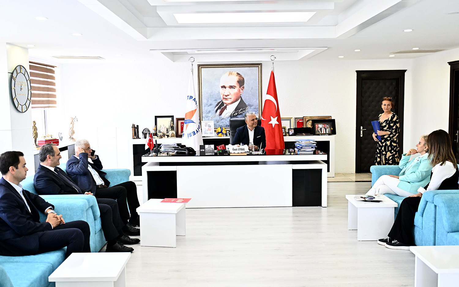 Chp Il Başkanı Ve Ecevit Keleş Nimet Özdemir Toplantı (3)