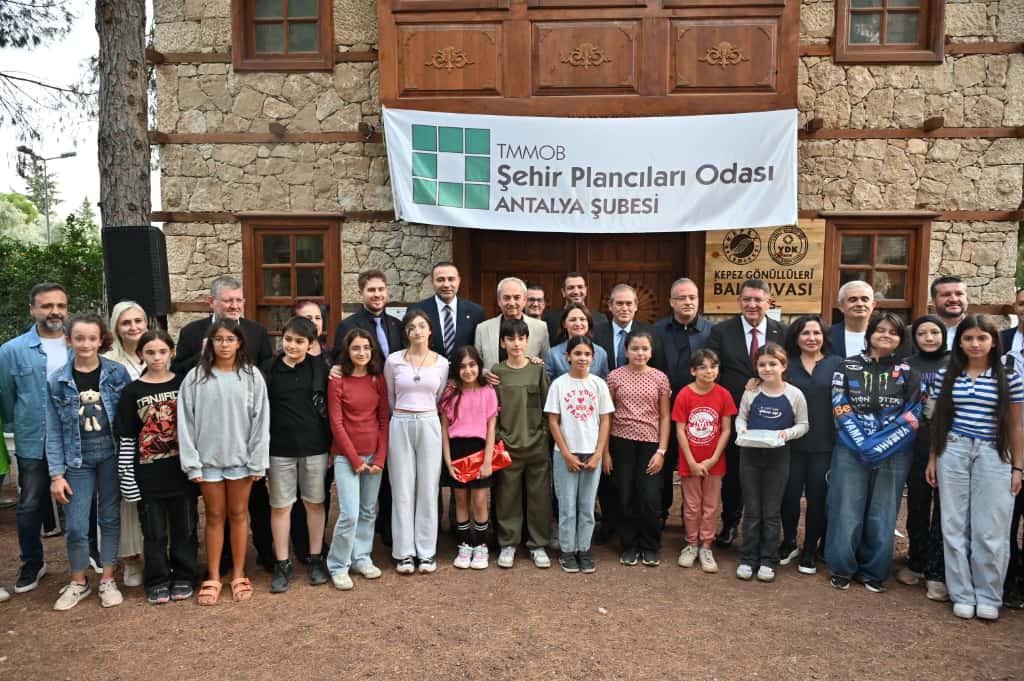 Dokumaparkta Cocuklarin Gelecek Sehir Hayalleri Tuvallere Yansidi 2