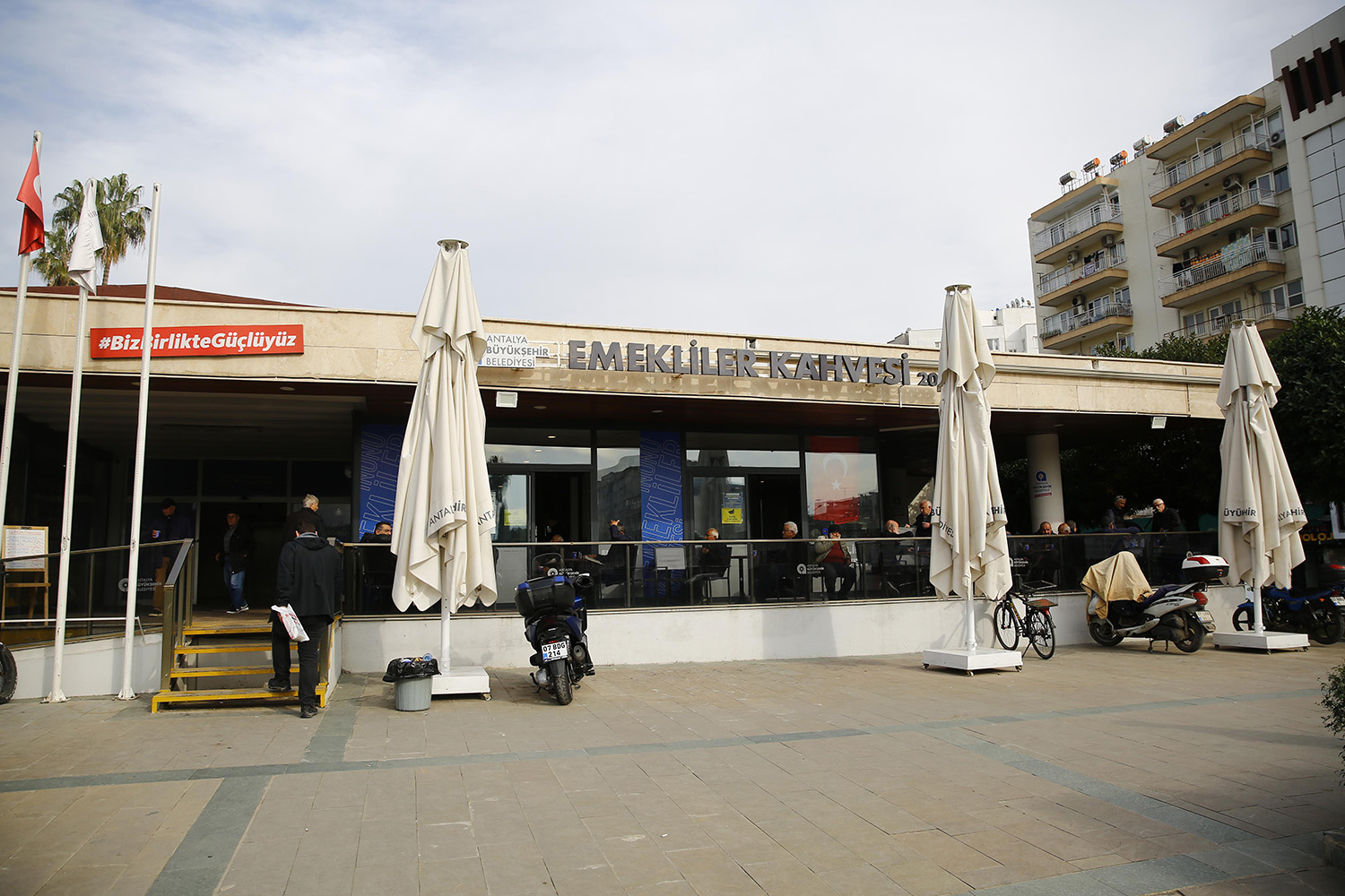 Emekliler Için Lokaller