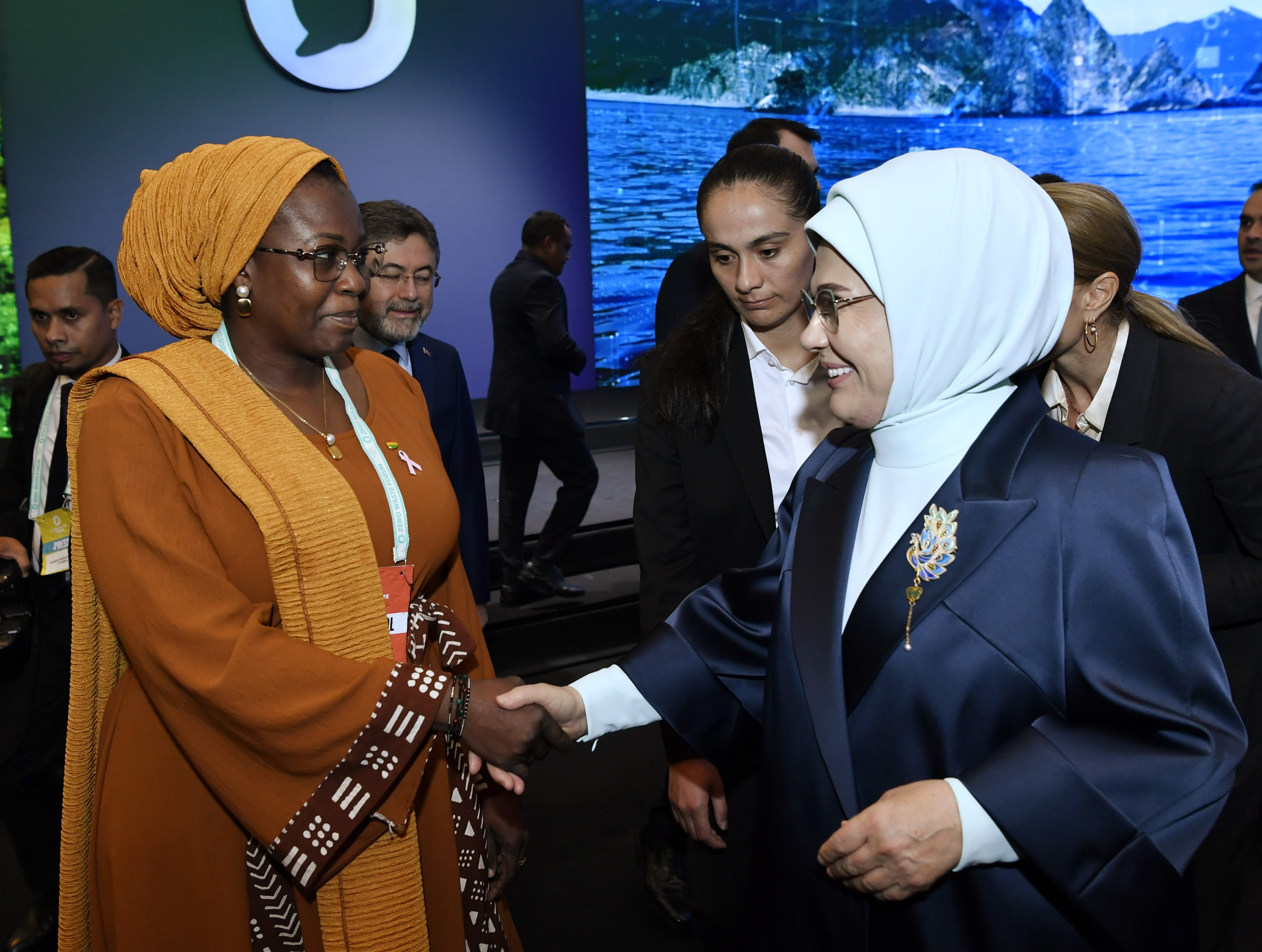 Erdoğan Kimsenin Geride Kalmadığı, Bir Dünya Idealini Gerçekleştirme ( (4)