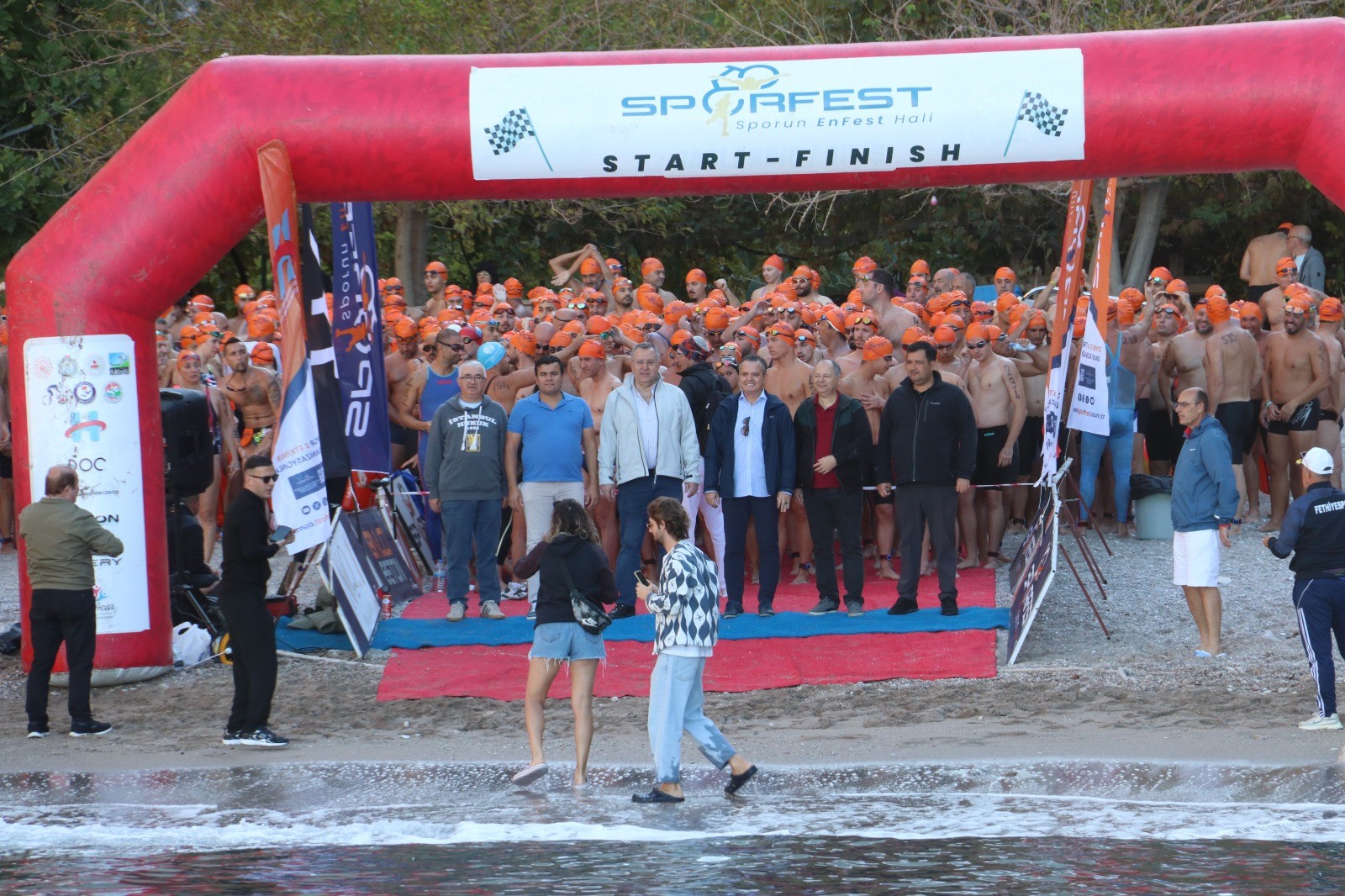 Fethiye'de Açık Su Yüzme Yarışı Gerçekleştirildi (3)