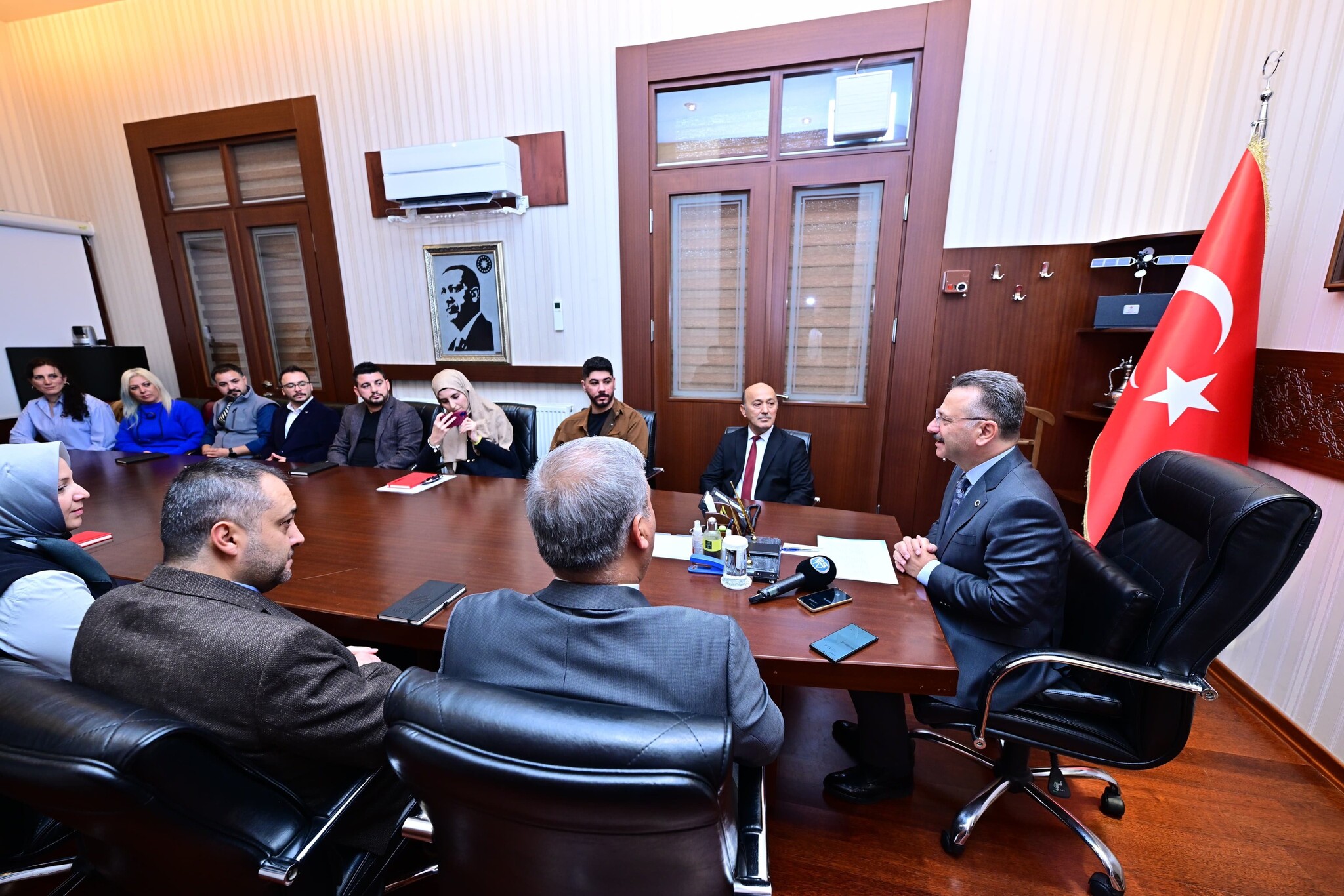 Gazetecilerin Basin Kartlari Dagitildi (2)