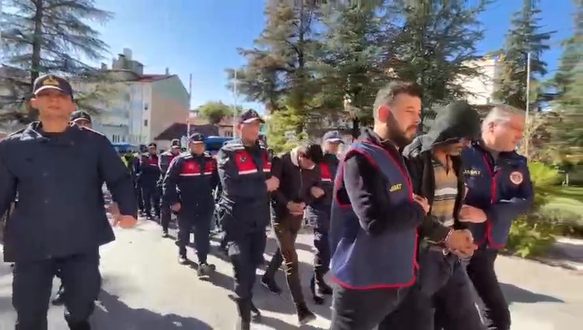 Gündüz Çoban, Gece Hırsız Olan ‘Kaçarlar' Şebekesi Jandarmadan Kaçamadı (3)