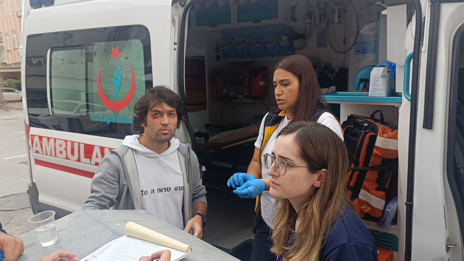 Hafif Ticari Araca Çarpmamak Için Devrildi (1)