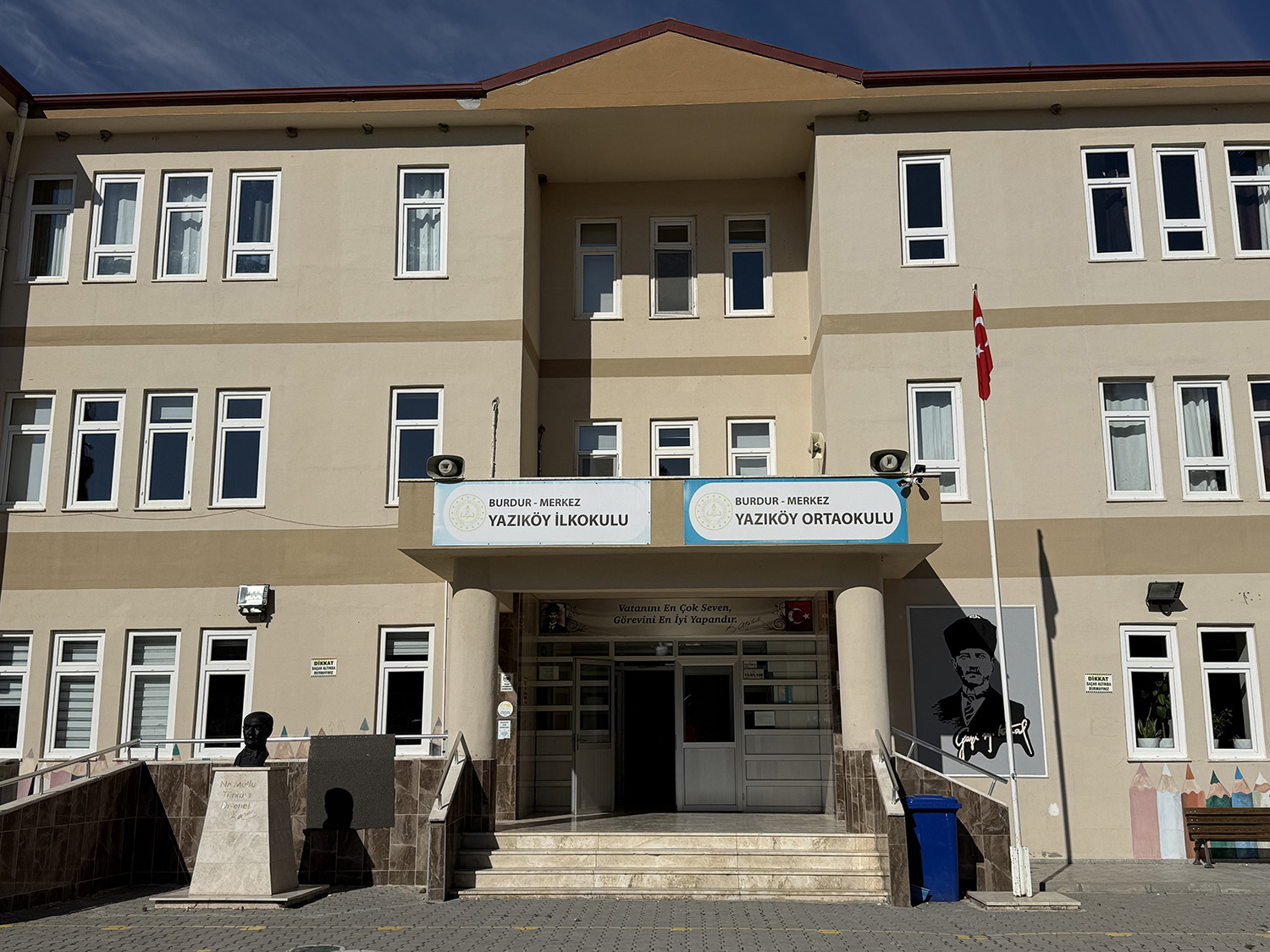 Heimlich Manevrasıyla Öğrenciyi Hayata Döndürdü Aldığı Eğitime Vurgu Yaptı (1)