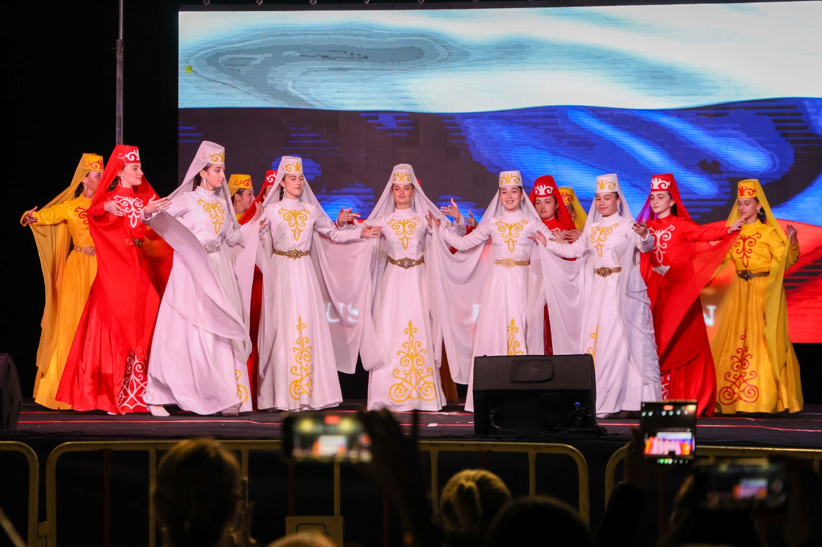 Hm 9. Uluslararasi Halk Danslari Festi̇vali̇ Büyük Bi̇r Coşkuyla Ba (9)