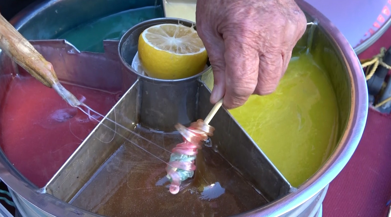 Isparta'da 11 Yaşında Başladığı Mesleğinde 65 Yıldır Sokaklarda (3)