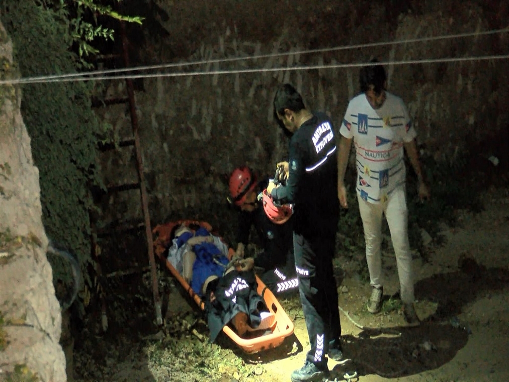 Kaleicinde Turist Cukura Dustu (1)