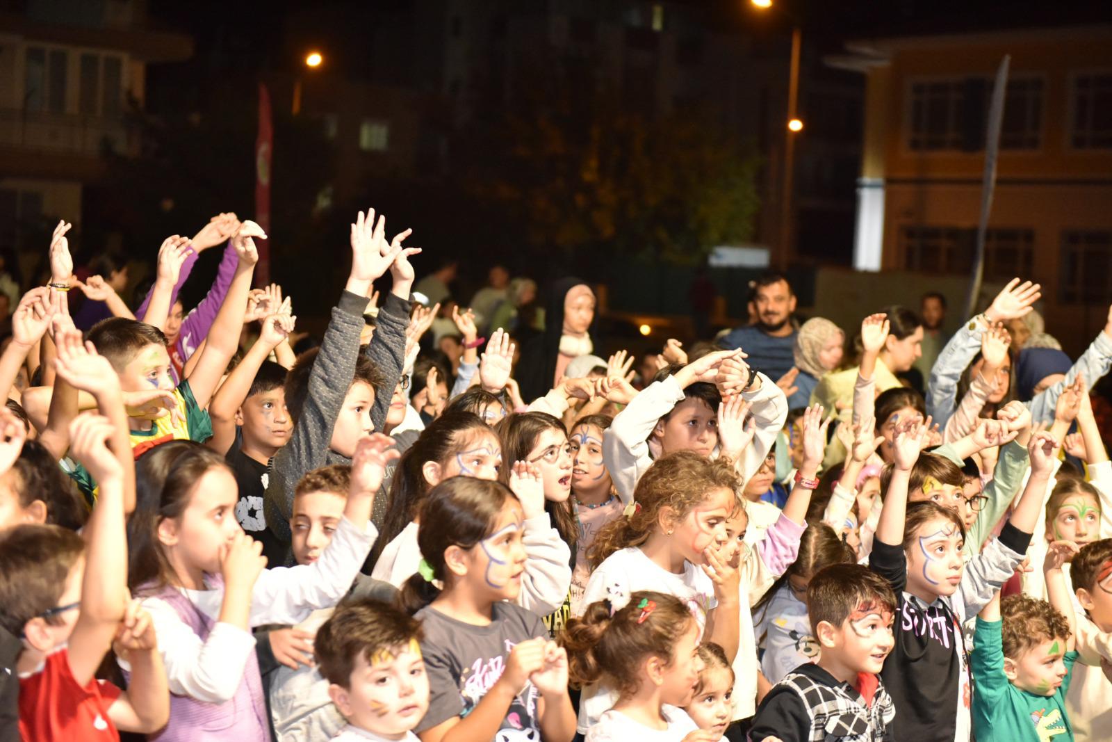 Karsiyaka Ve Esentepede Sahne Kepez Coskusu 9
