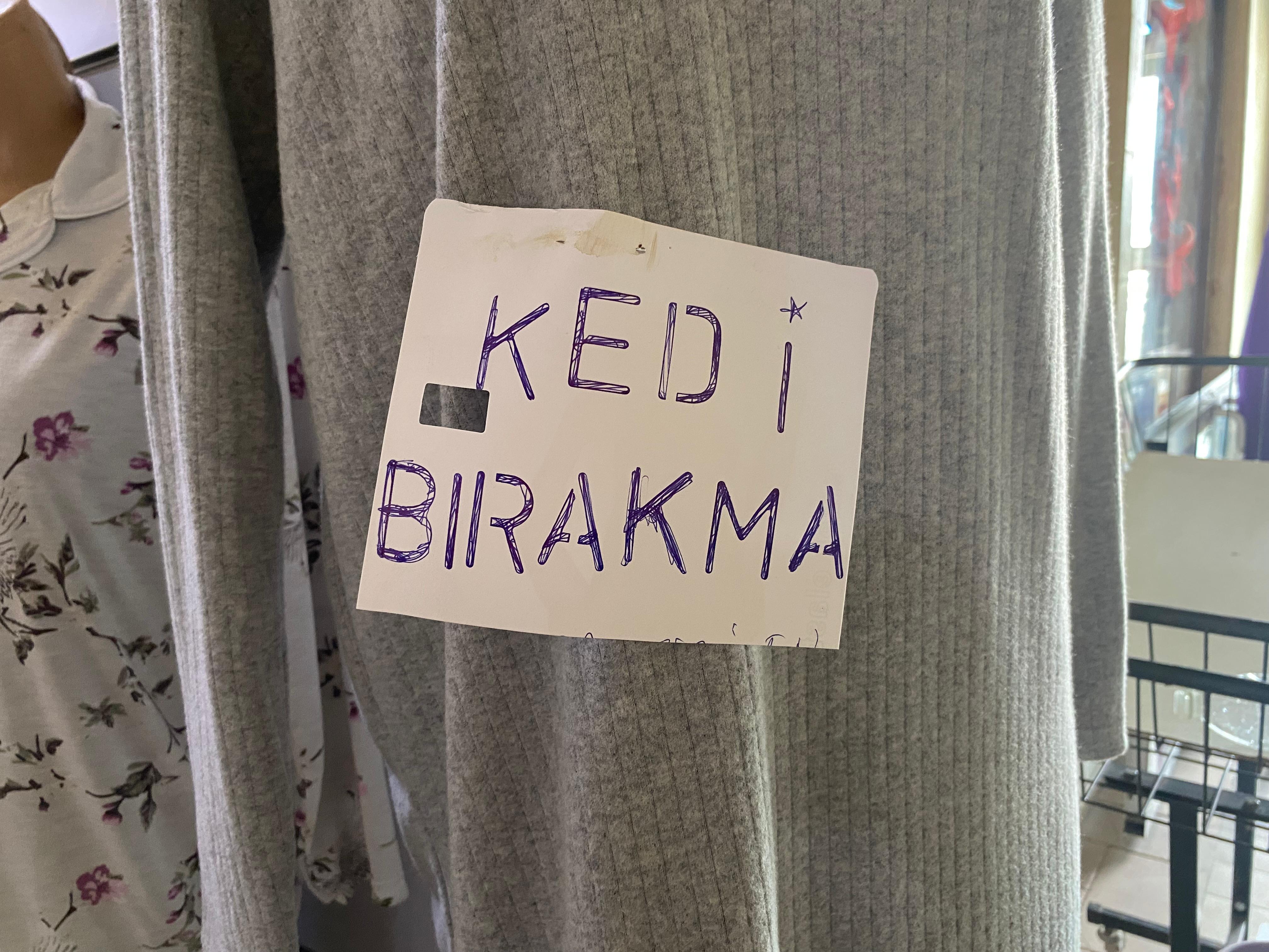 Kedi̇ Birakma Yazisi