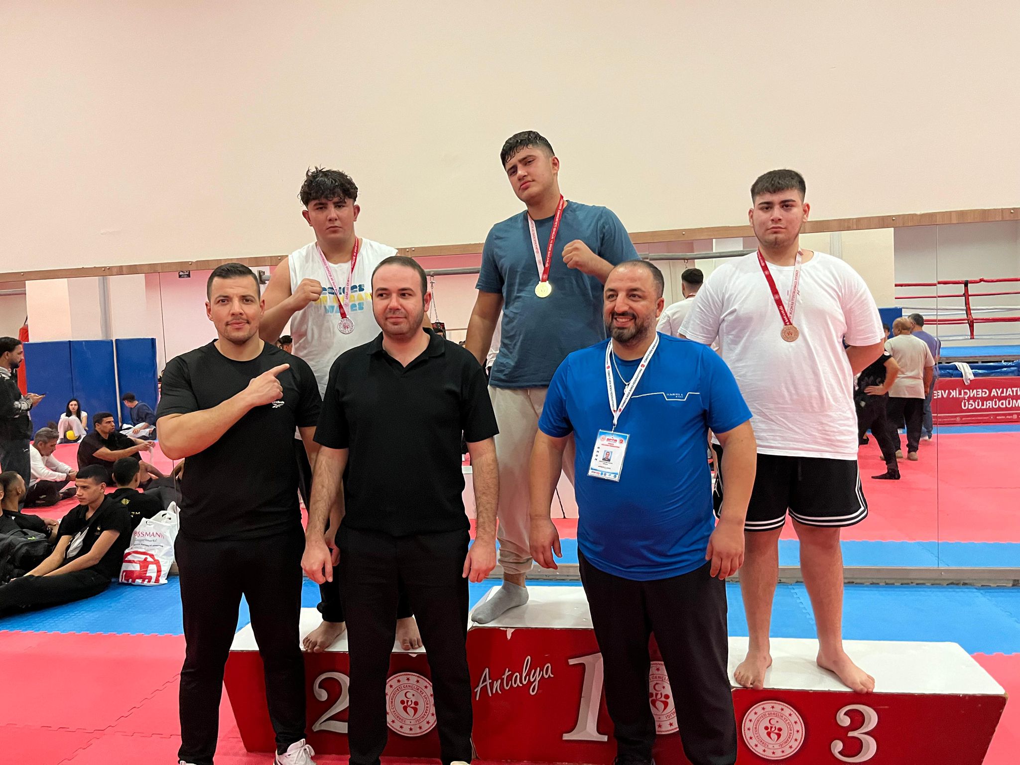 Kemer’in Kick Boksçularından Sekiz Madalya (3)