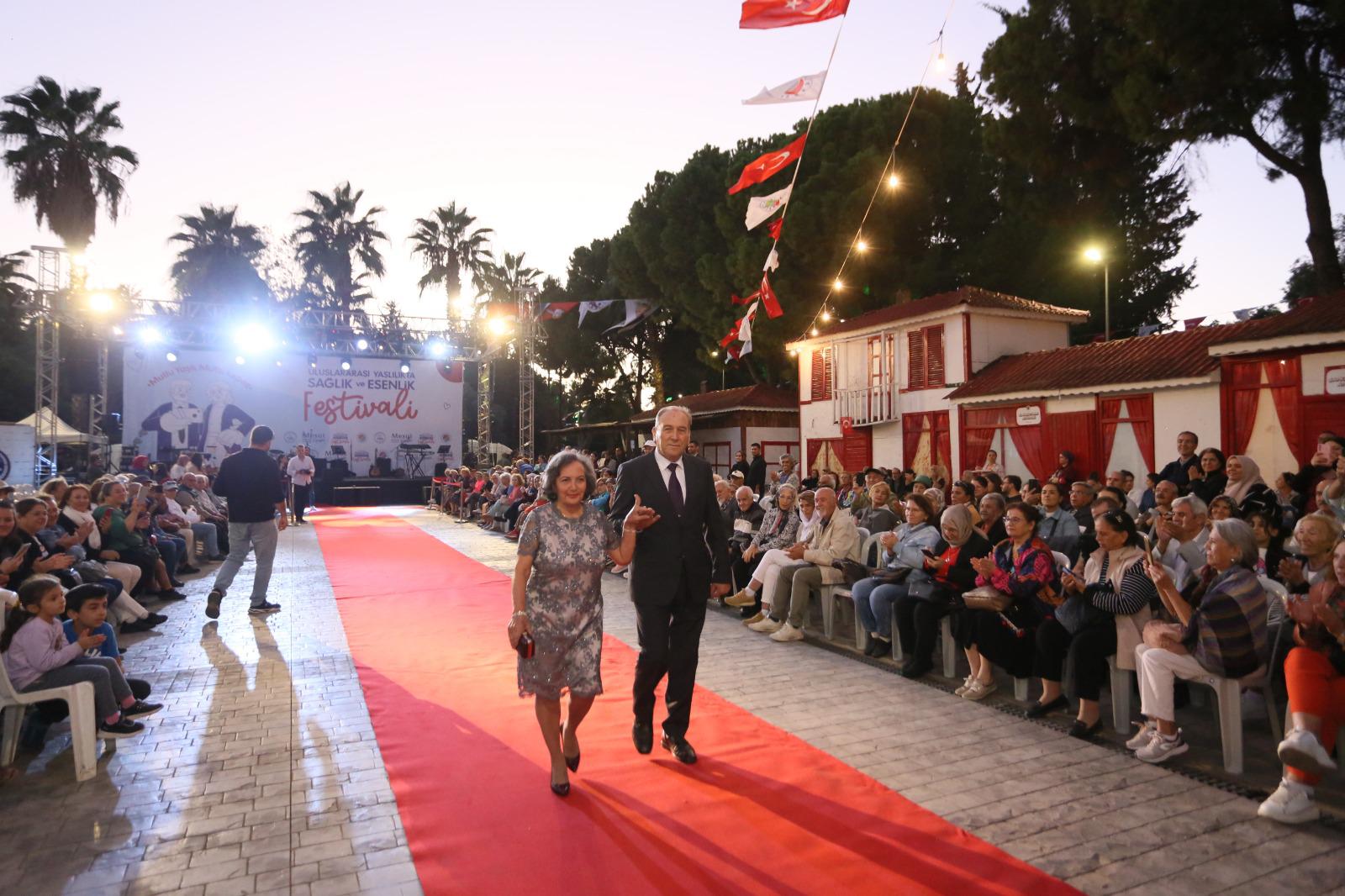 Kepezde Zamana Meydan Okuyan Defile 11