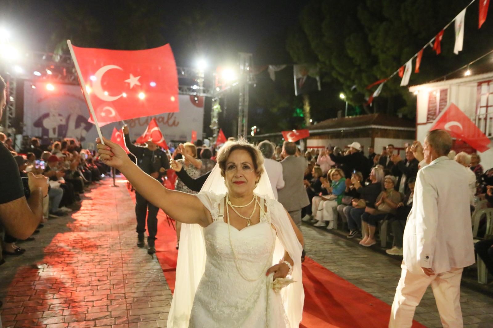 Kepezde Zamana Meydan Okuyan Defile 5
