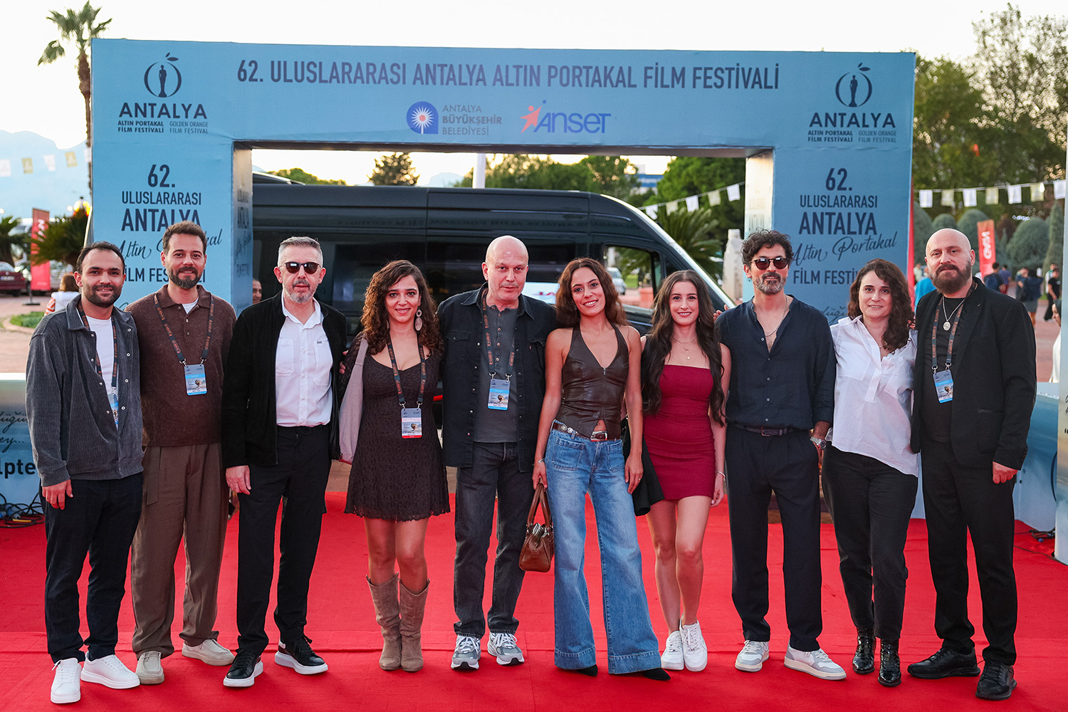 Kesilmiş Bir Ağaç Gibi Film Ekibi Kopyası