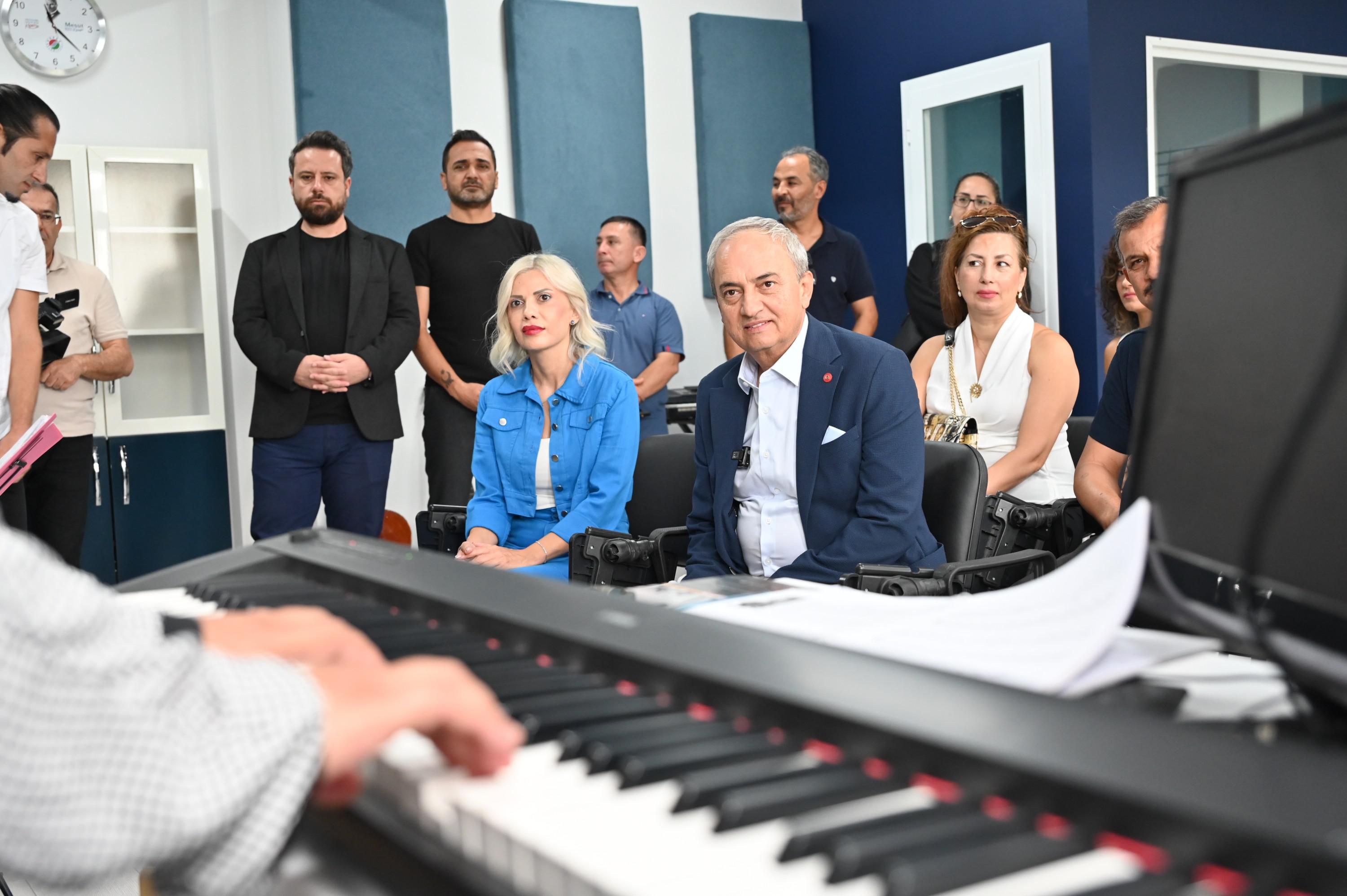 Kocagozden Sehit Celal Ozcan Anadolu Lisesine Muzik Sinifi 4