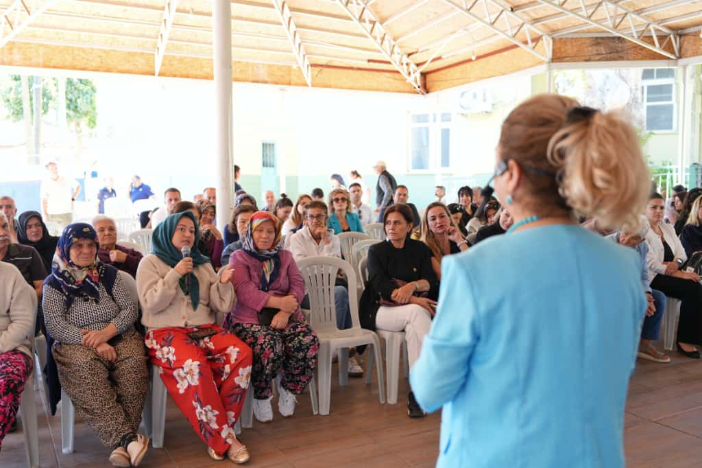 Konyaalti’nda Çi̇ftçi̇ Kadinlar Buluşmasi Gerçekleşti̇ (5)