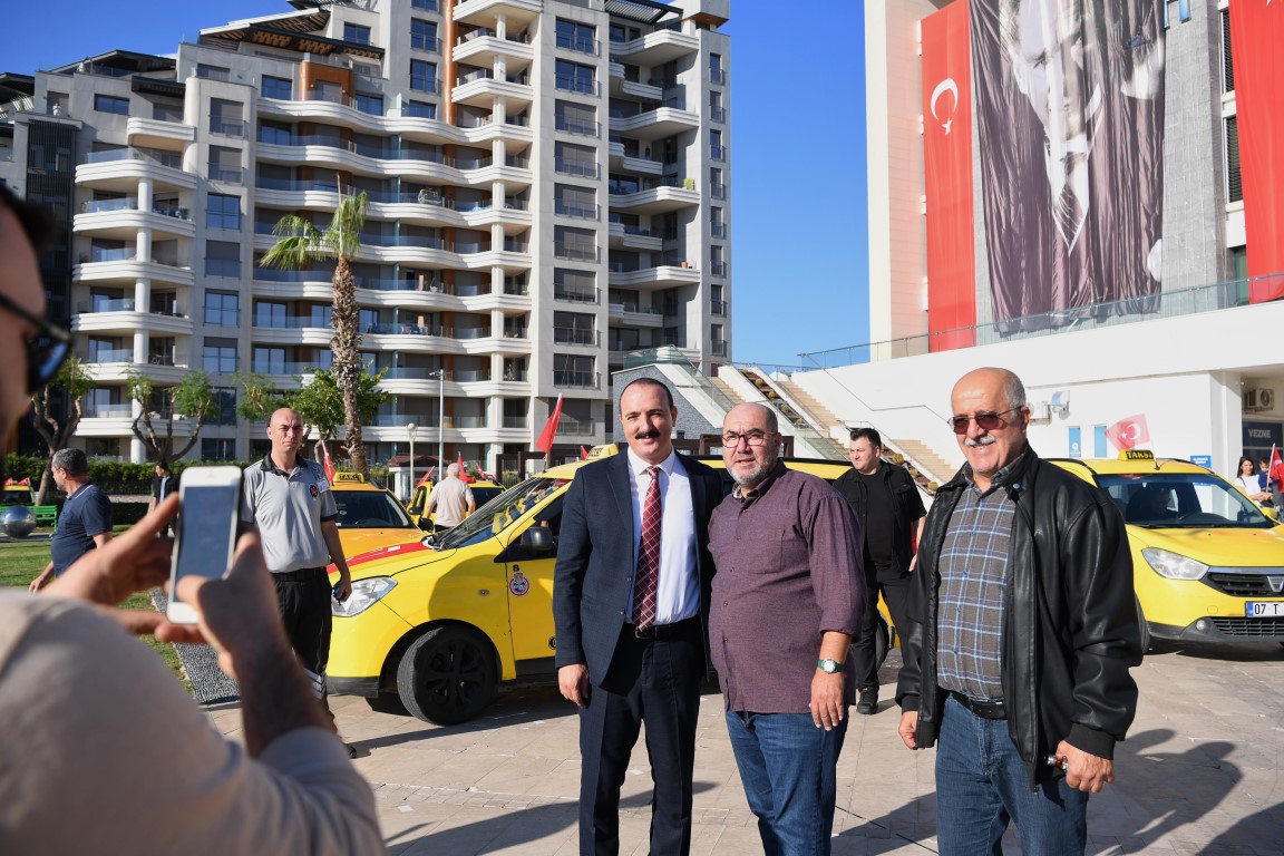 Konyaalti’nda Cumhuri̇yet Konvoyu (4)