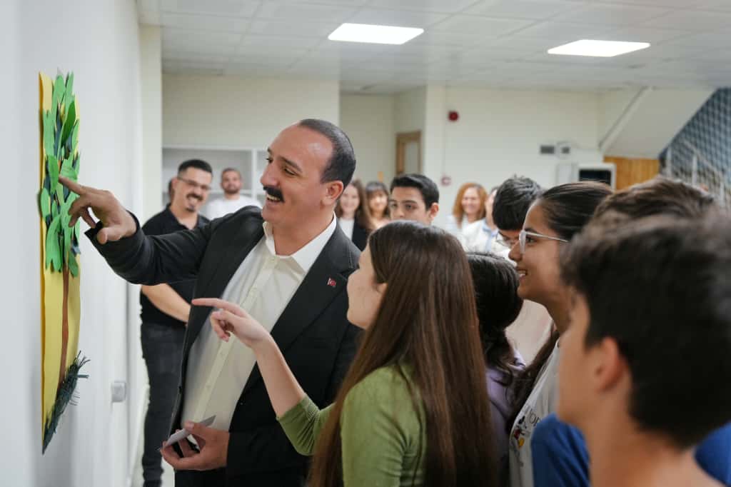 Kotan Kiz Çocuklari Gününde Gençleri̇ Yalniz Birakmadi (5)