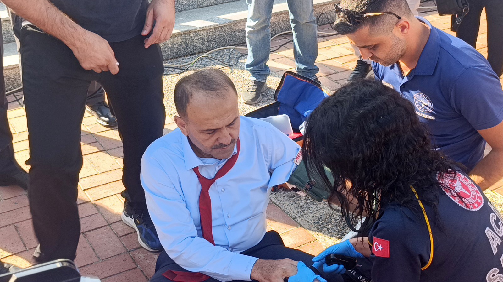 Kürsüde Konuşan Muhtar Baygınlık Geçirdi (4)