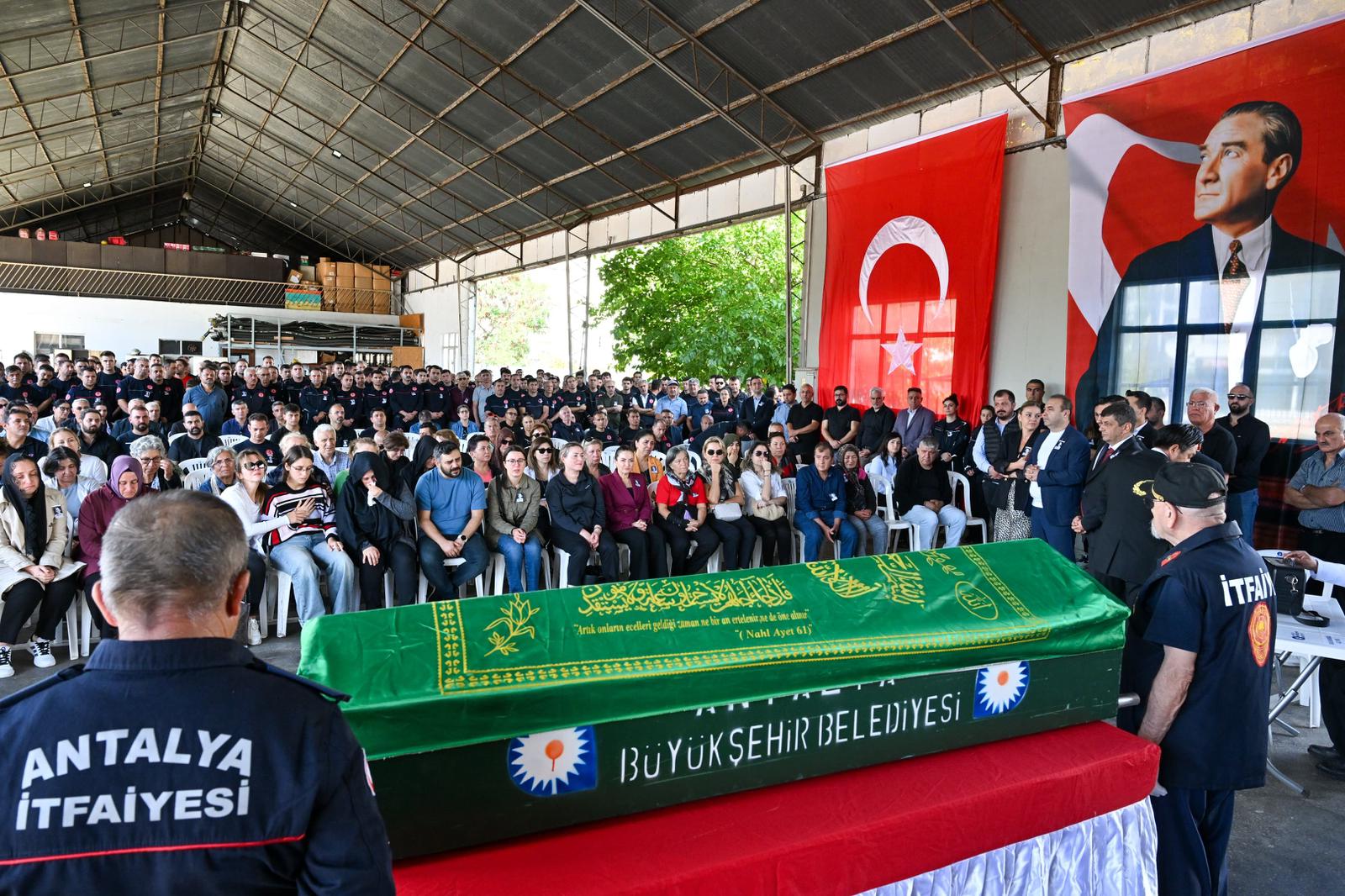 Levent Okutan Için Antalya İtfaiyesi’nde Tören Düzenlendi (5)