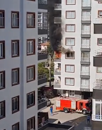 Mersin Apartman Dairesi Yangin (2)