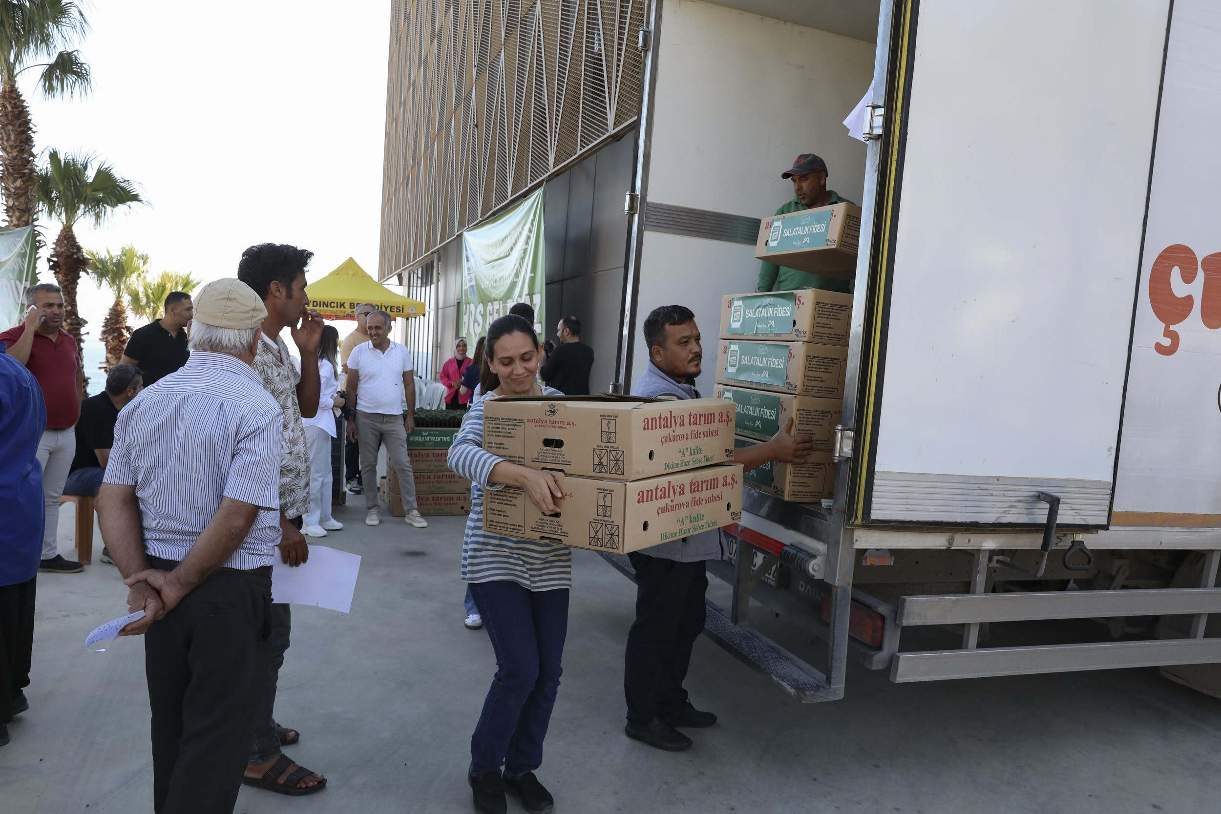 Mersin’de Üreticiye Fide Ve Güneş Paneli Desteği (2)