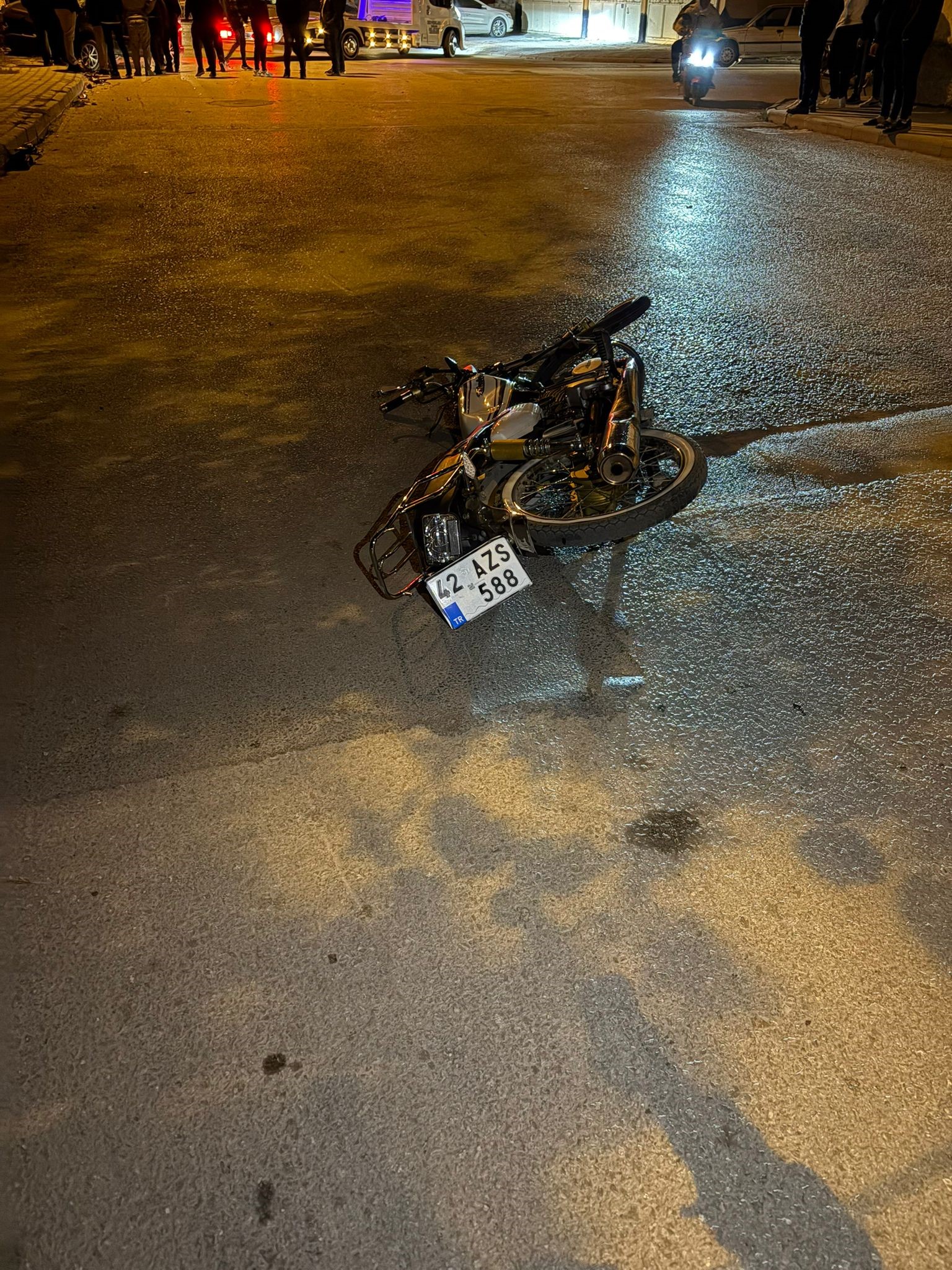 Motosiklet Yayalara Carpti (1)