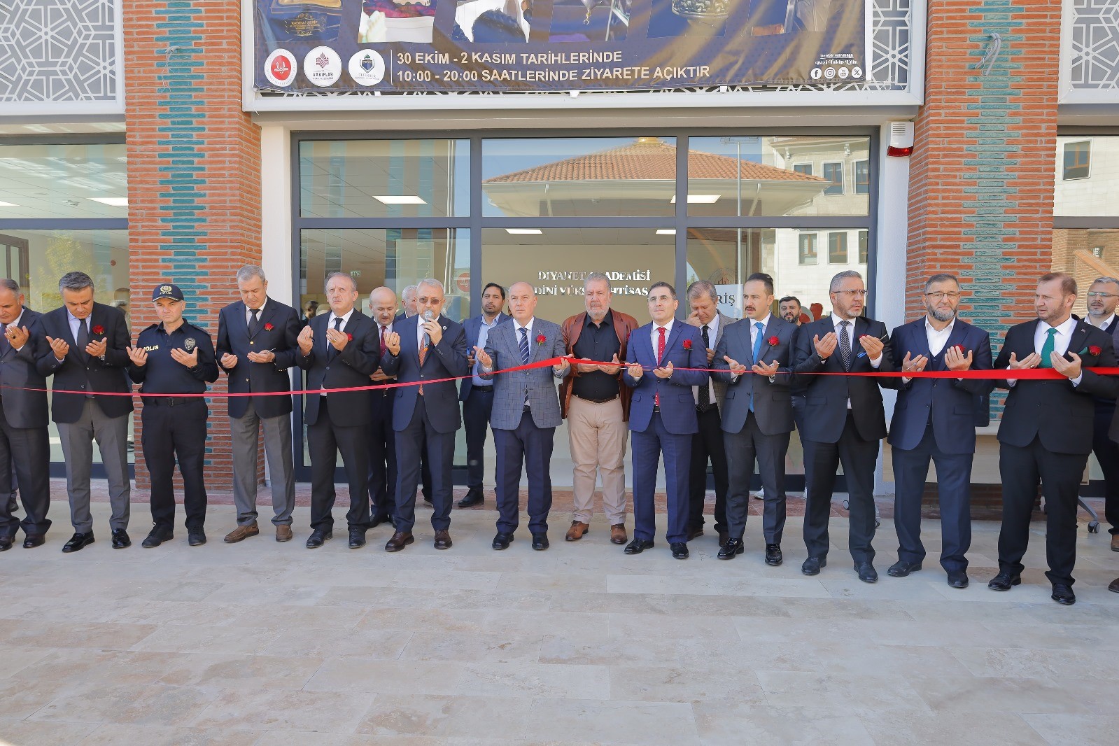 Mukaddes Emanetler Sergisi Açıldı (3)