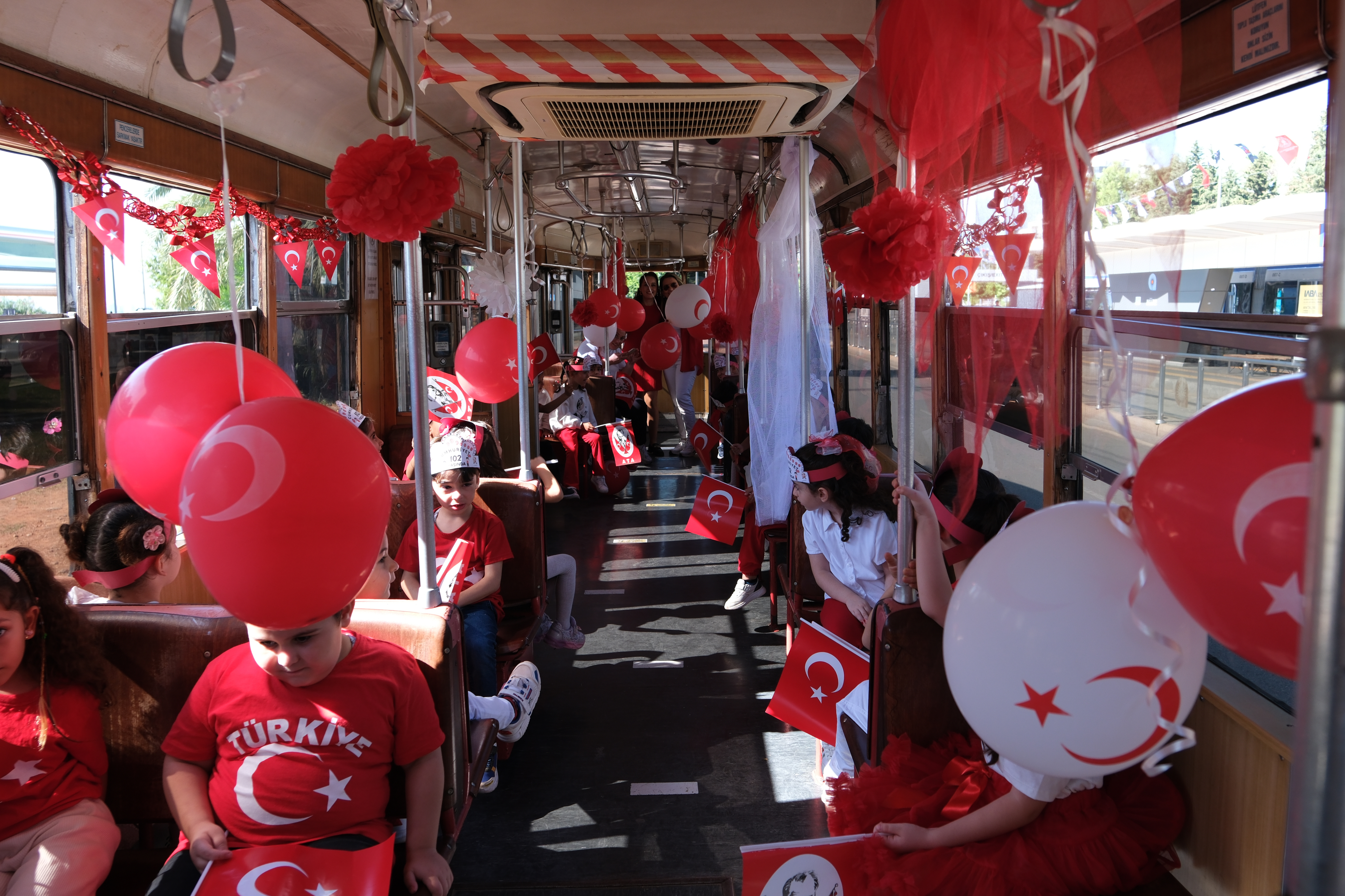 Nostalji Tramvayı’nda 29 Ekim Cumhuriyet Bayramı Coşkusu (2)