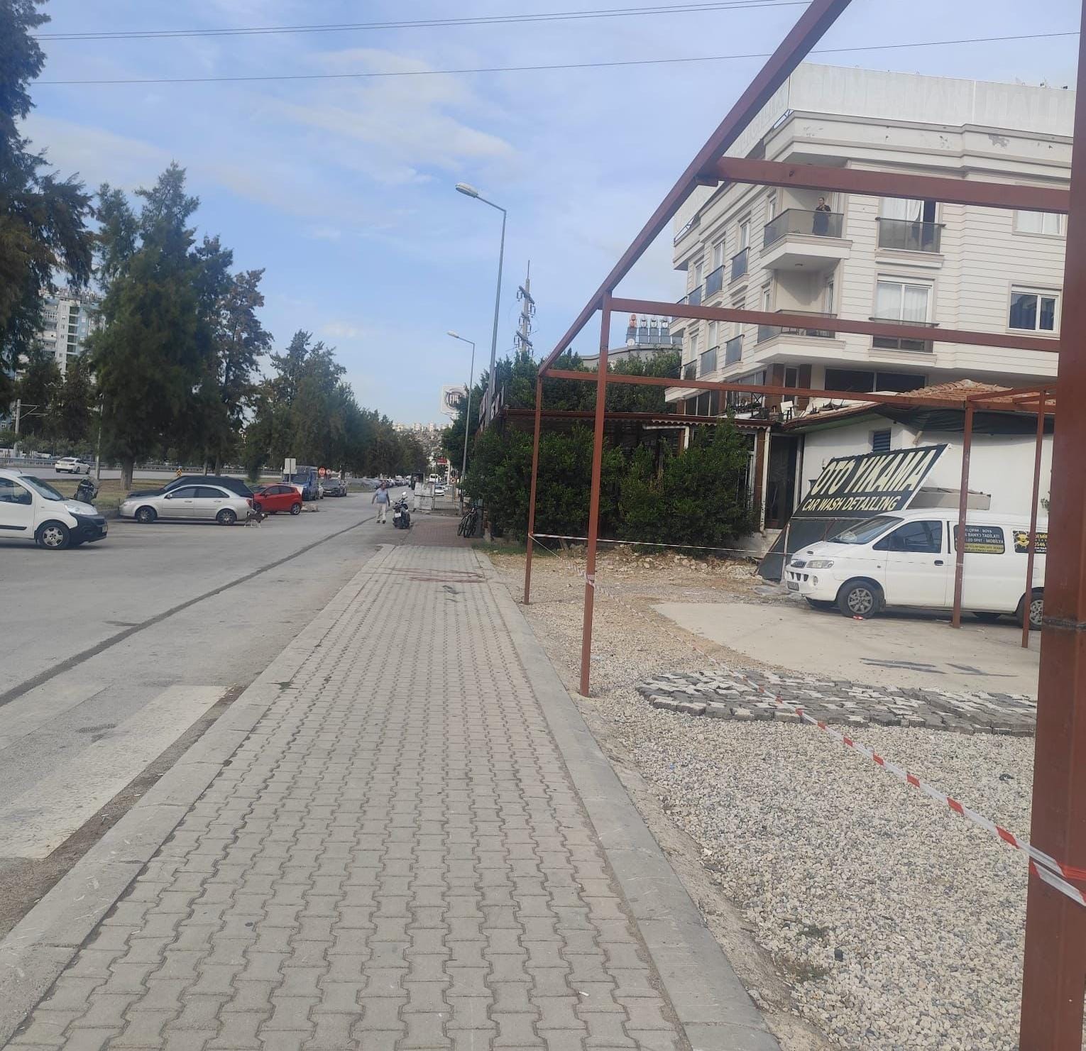 Oto Yikamaci Rant Icin Kaldirim Kapatti (3)
