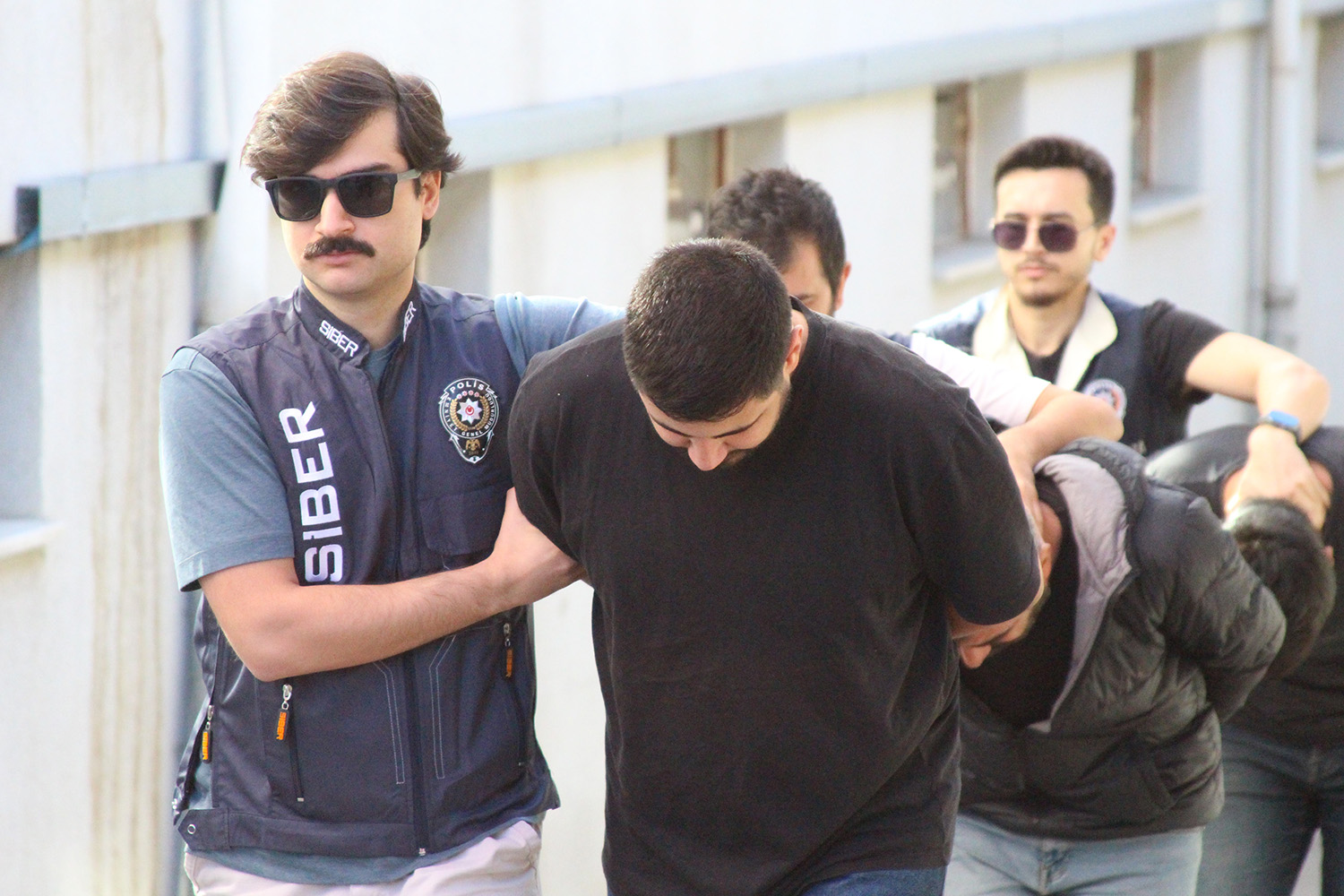 Otomobil Ilanıyla 1 Milyon Liralık Dolandırıcılık (3)