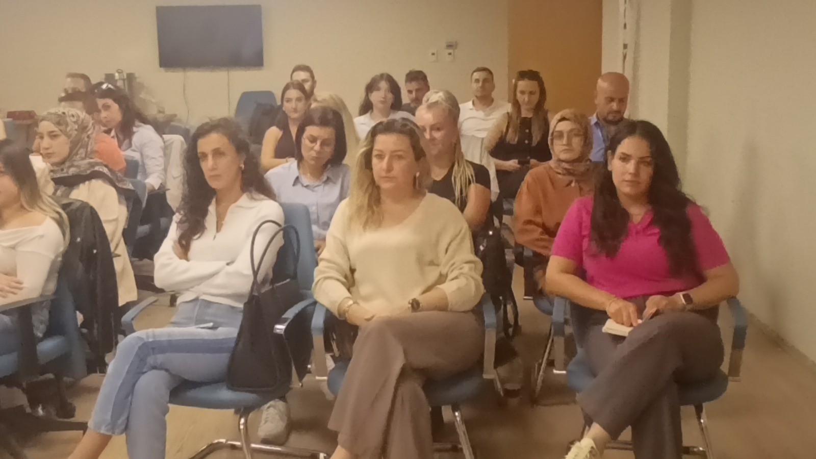 Saglık Calısanlarına Egıtım Verıldı (3)