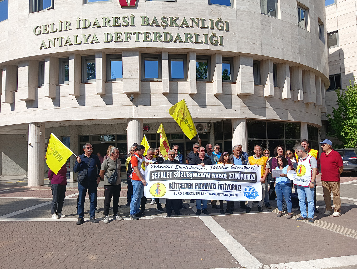 Sefalete Teslim Olmayacağız (1)