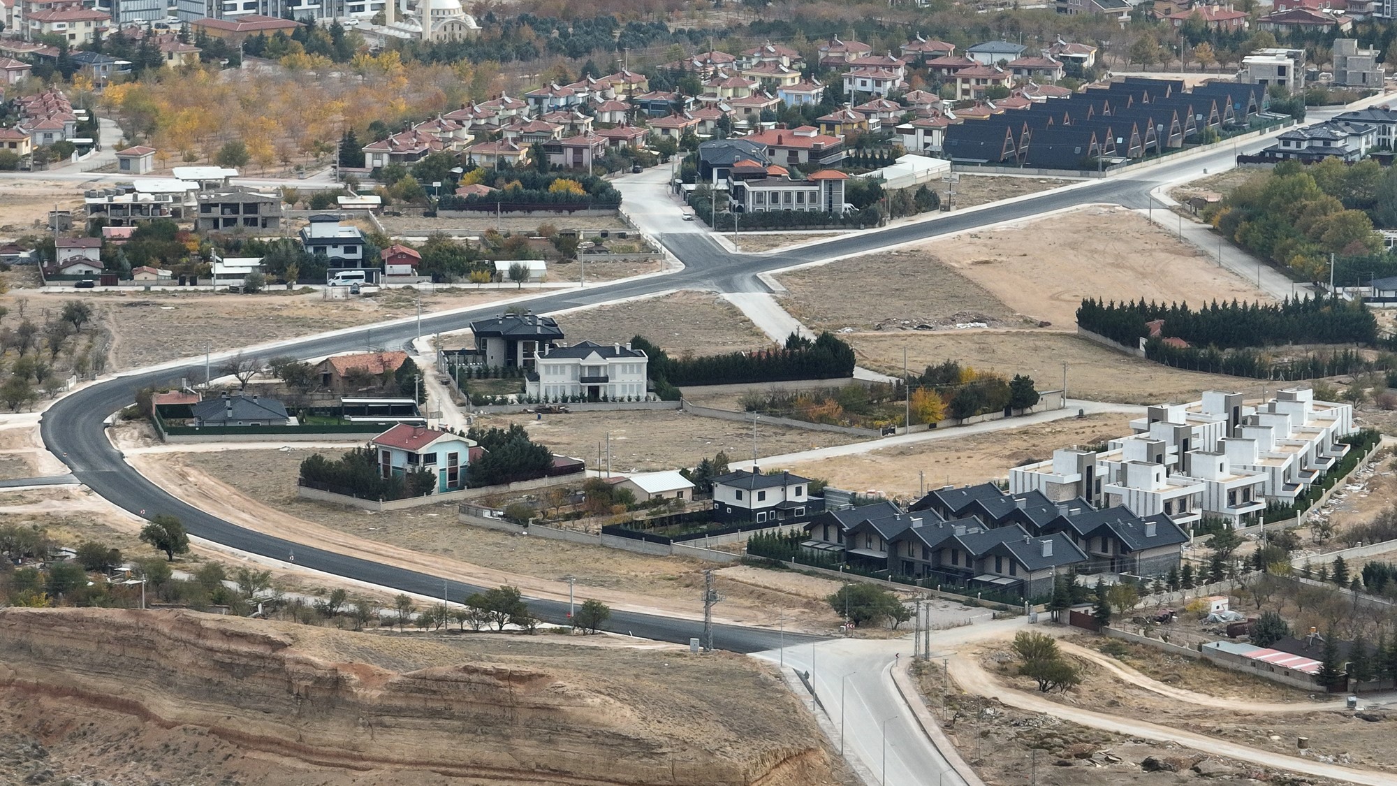 Selçuklu’da 40 Bin Metrekarelik Alanda Asfalt (3)