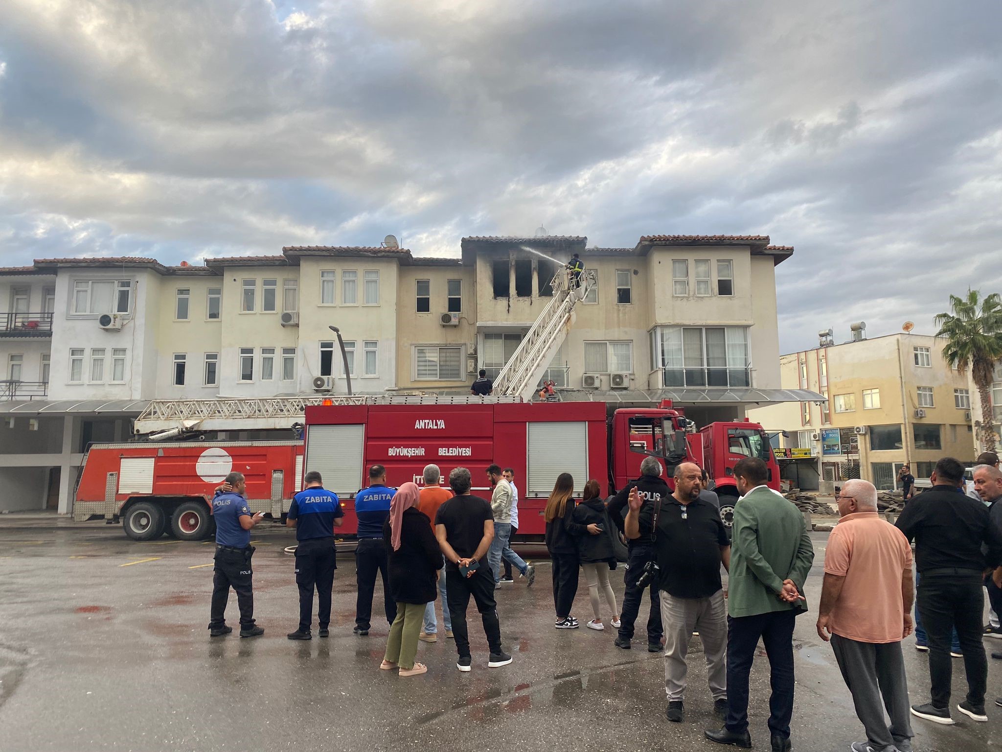 Serikte Apartman Dairesi Alev Alev Yandi (3)