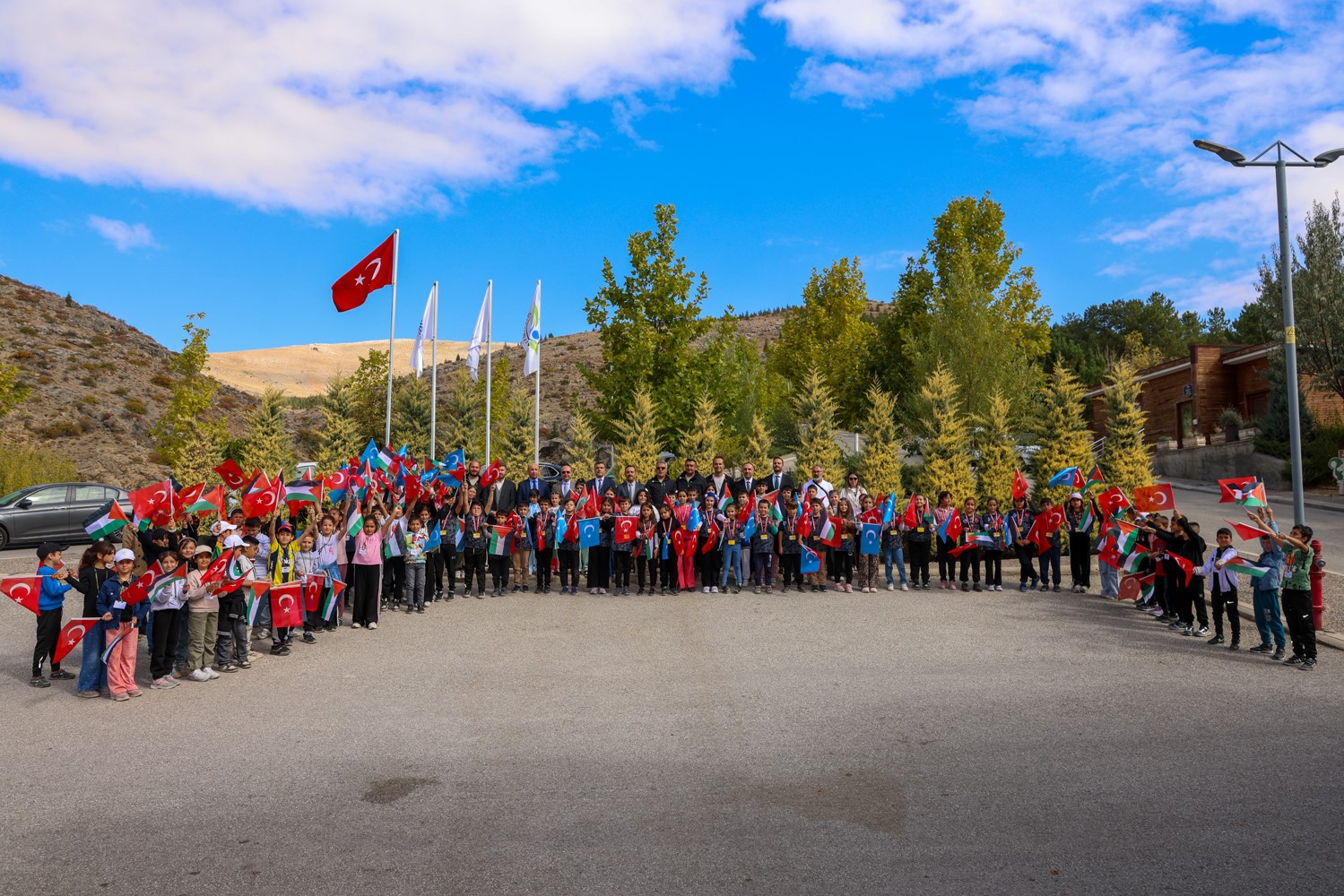 Yeni Eğitim Kuruma Övgü Yağdırdı (4)