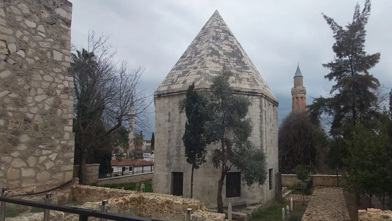 Zincirkiran Mehmet Efendi Türbesi 1