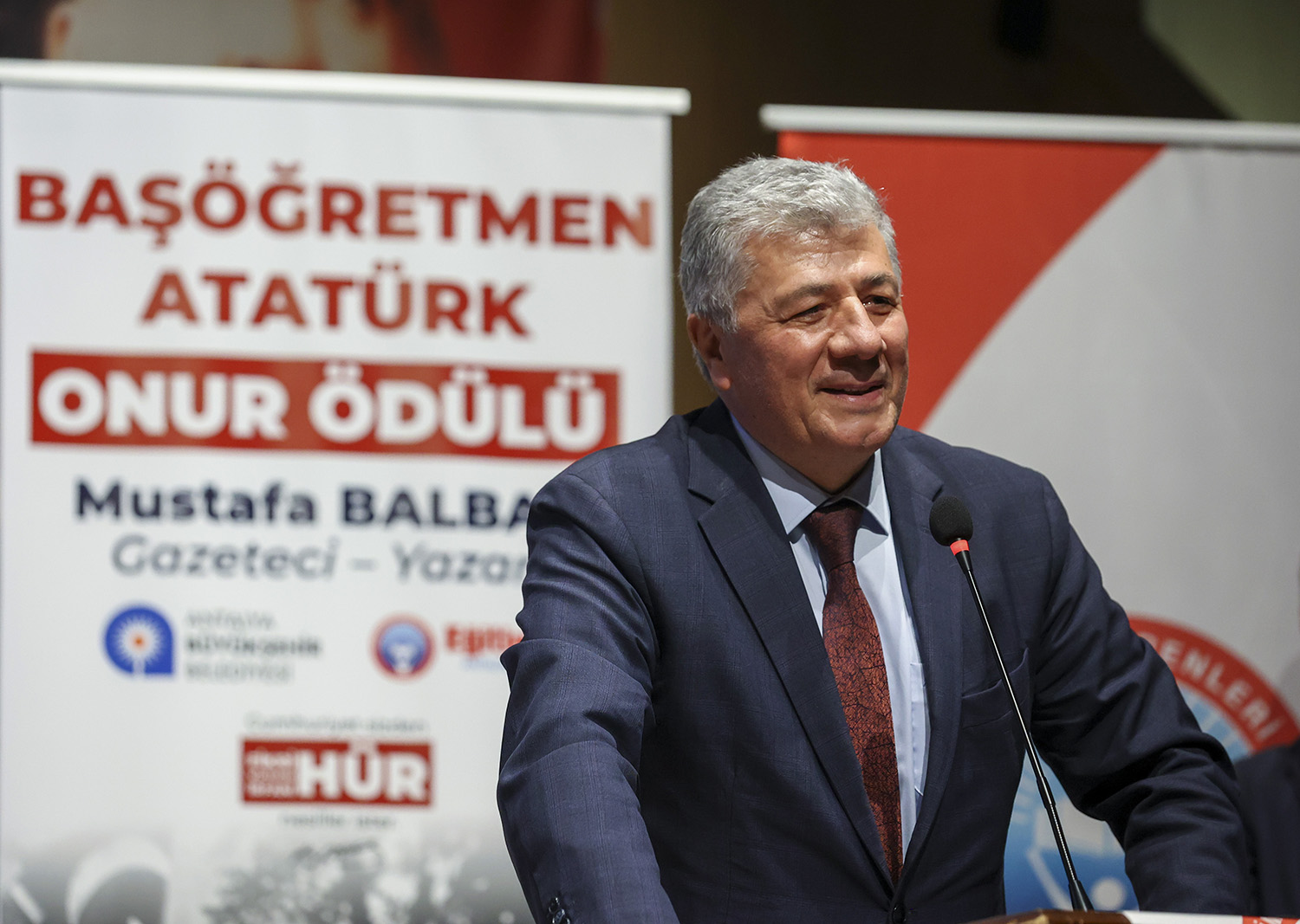 17. Başöğretmen Atatürk Onur Ödülü Balbay'ın (8)