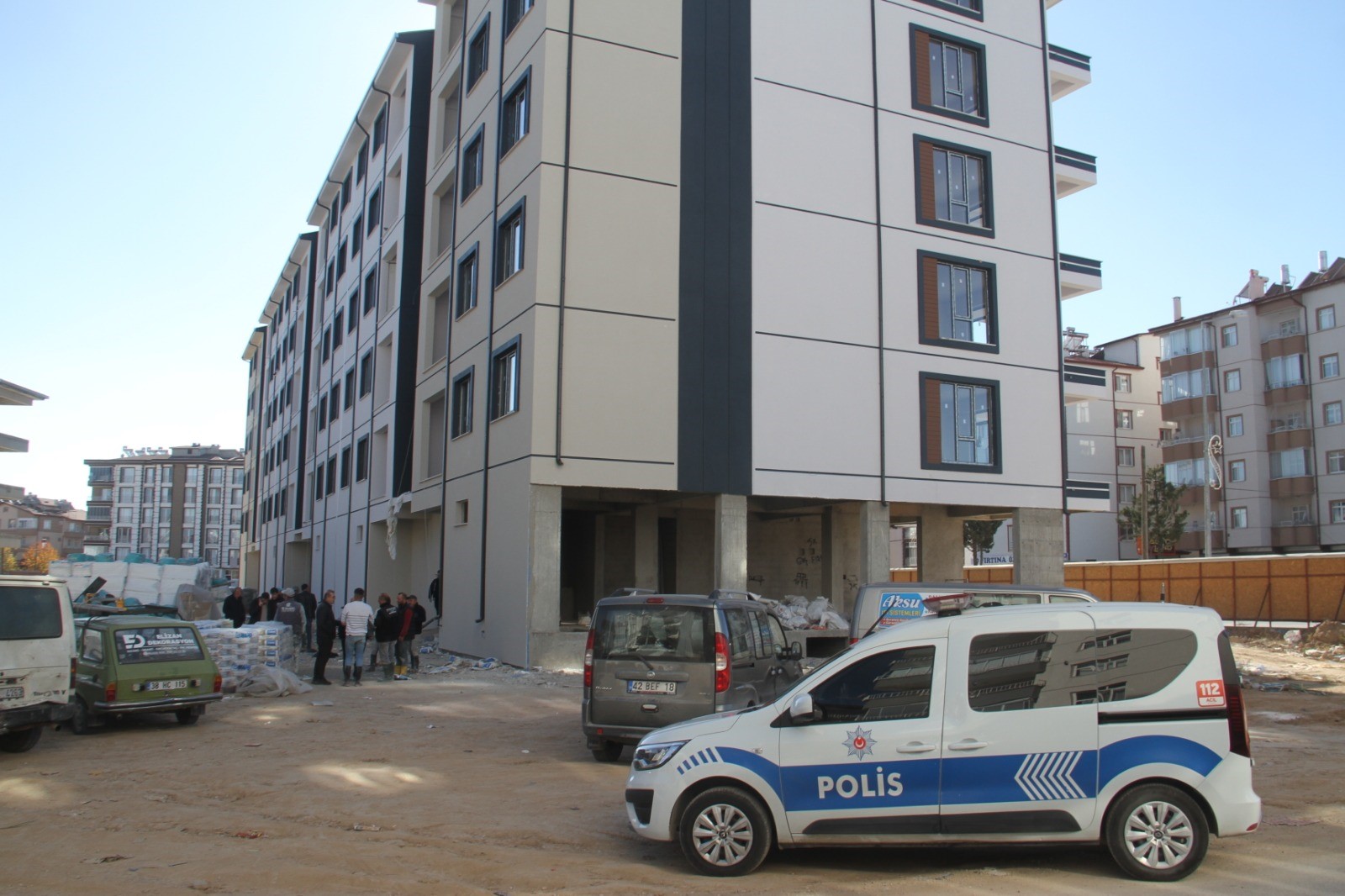 3 Kattan Asansor Bosluguna Dustu (3)