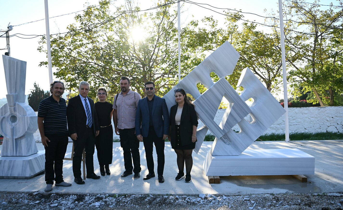 30 Ton Mermer Adalet Temasiyla Yontuldu (4)