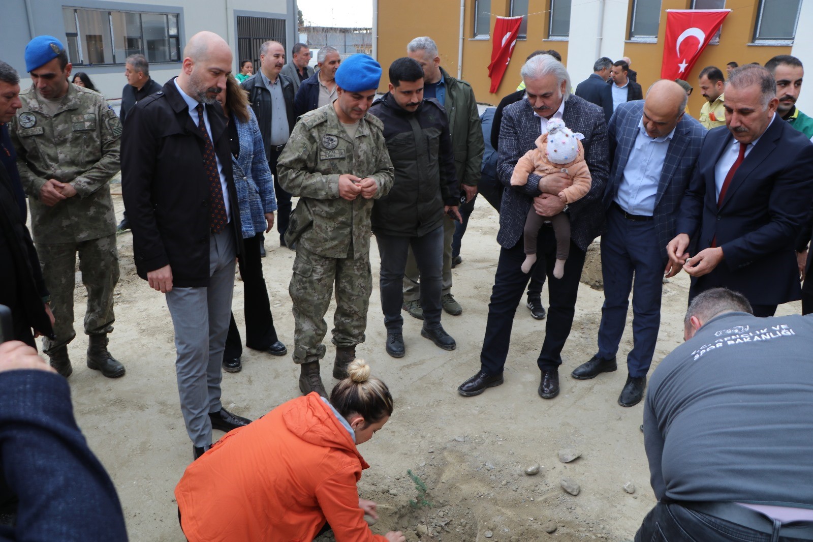 350 Fidan Toprakla Buluştu (4)