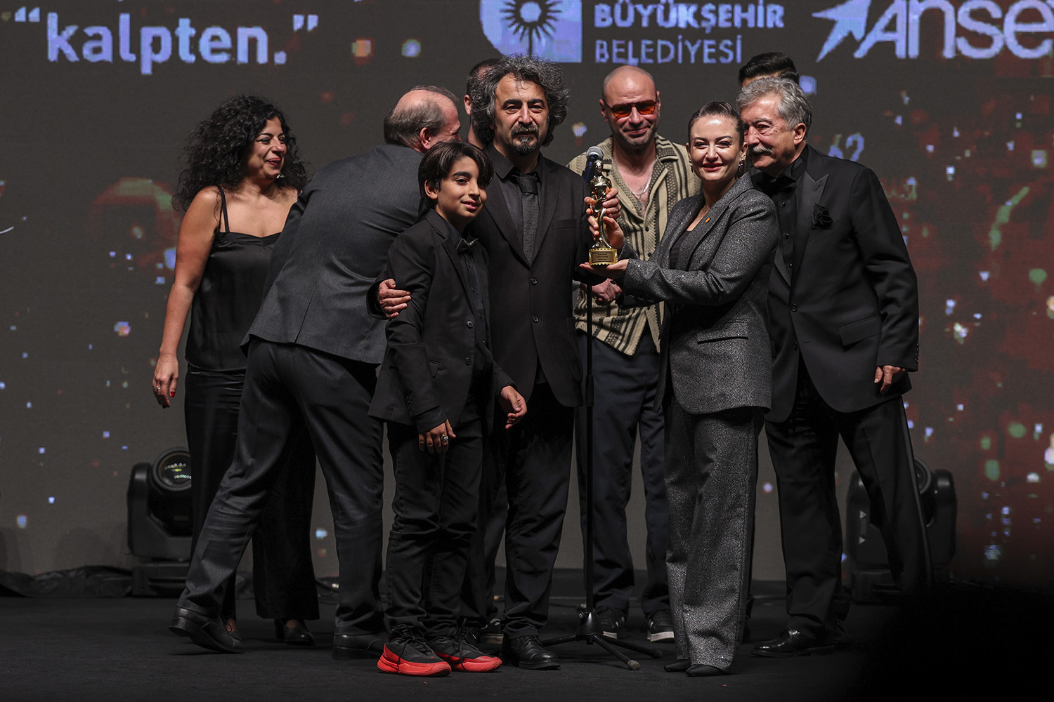 62. Altın Portakal'a ‘Tavşan İmparatorluğu' 7 Ödülle Damga Vurdu (2)