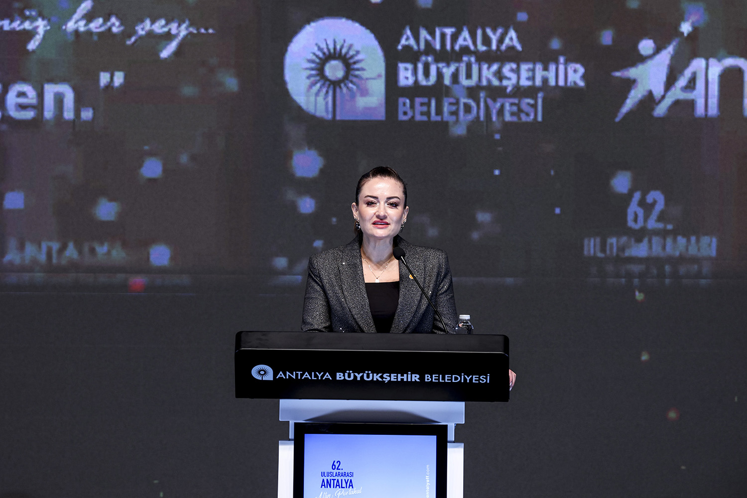 62. Altın Portakal'a ‘Tavşan İmparatorluğu' 7 Ödülle Damga Vurdu (3)